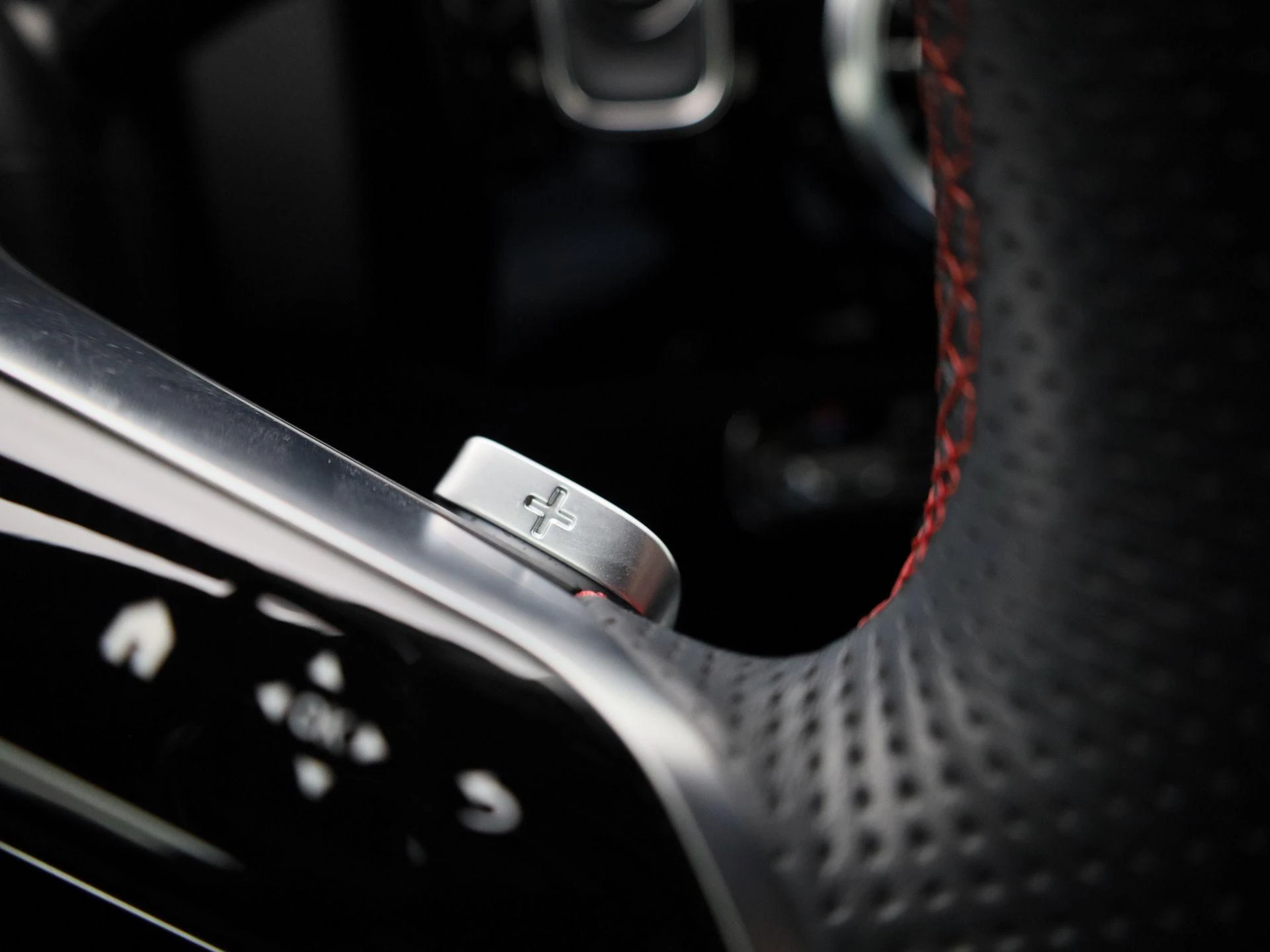 Mercedes-Benz-CLA-image-23