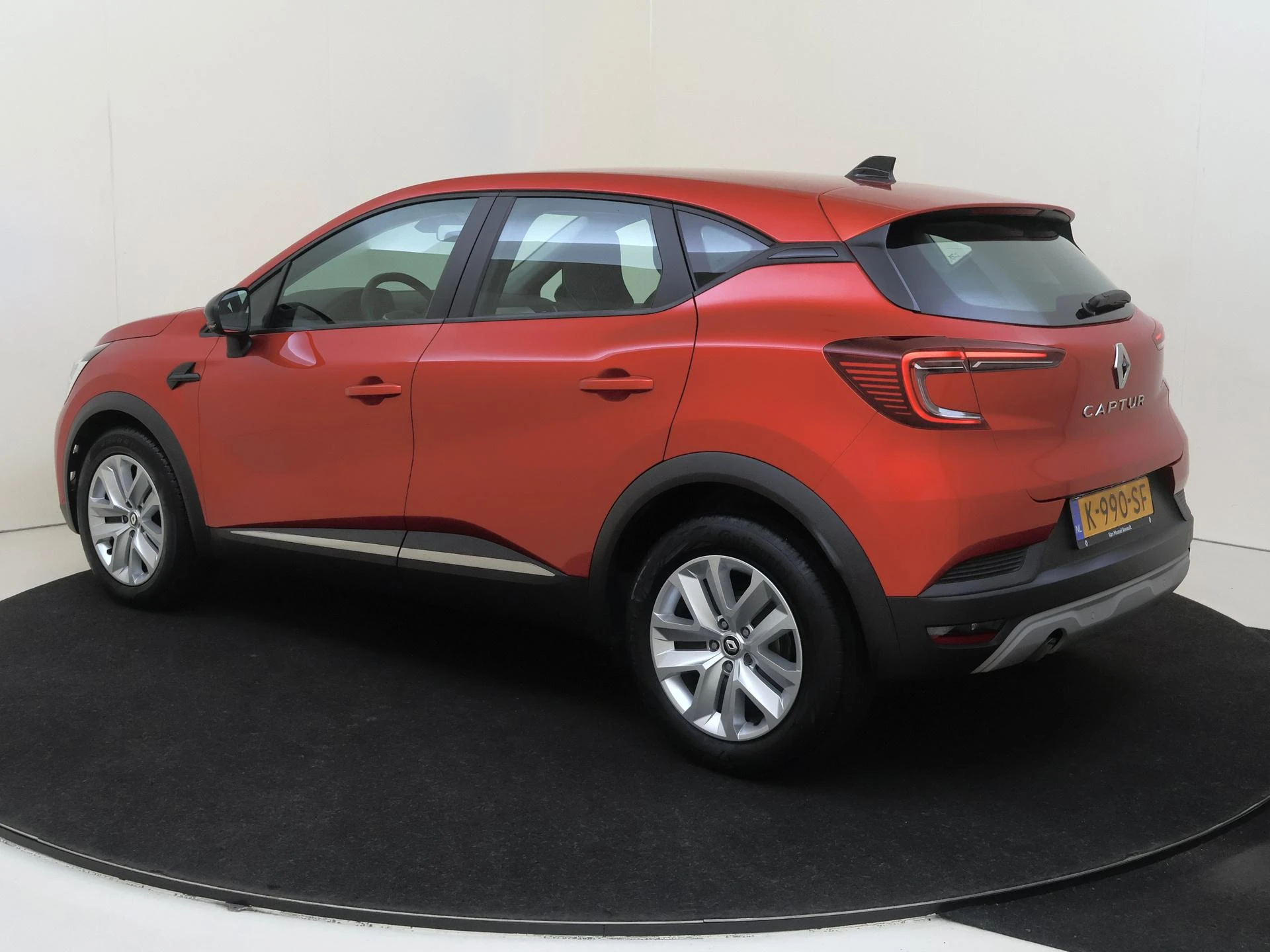 Renault-Captur-image-2