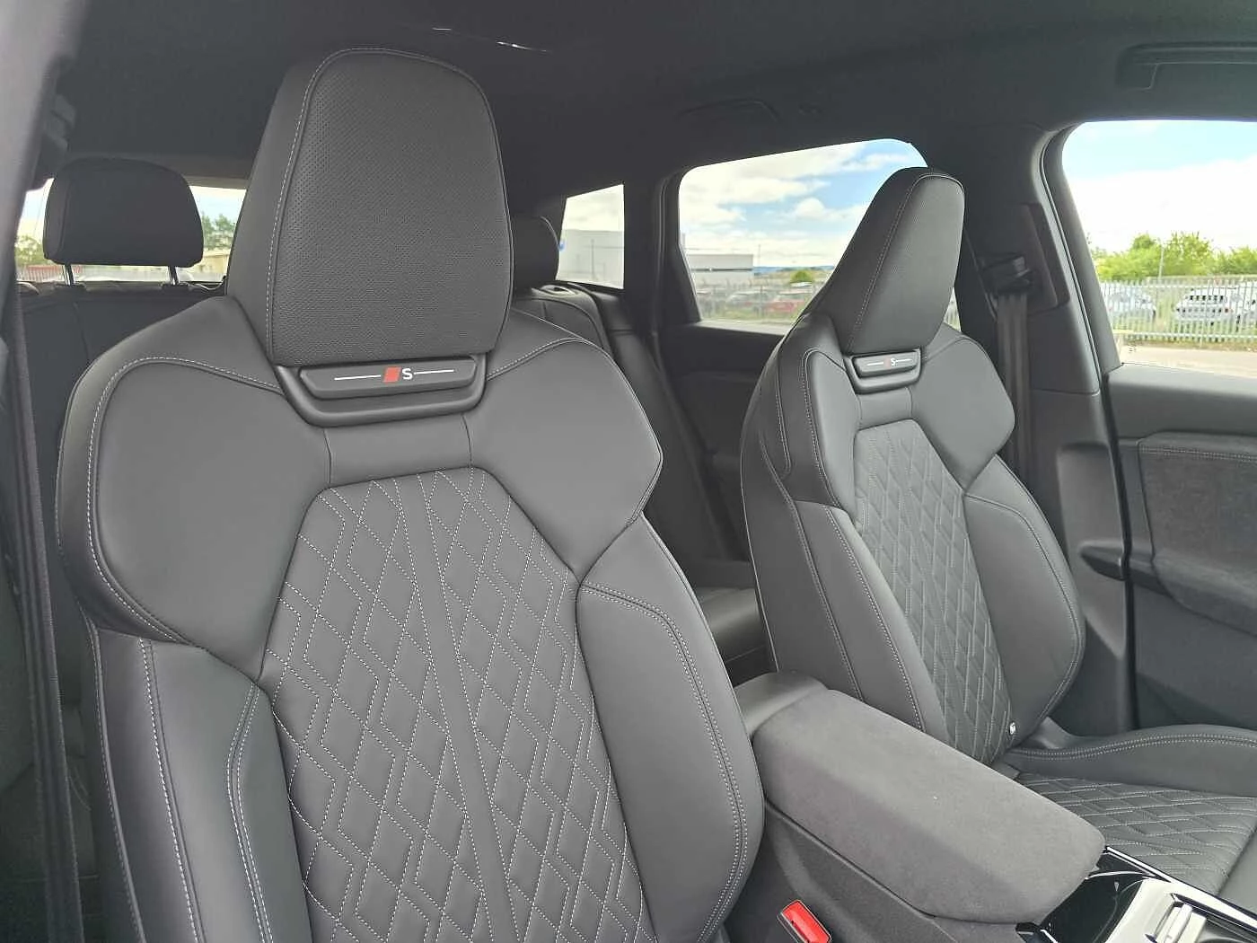 Audi-SQ6 e-tron-image-14