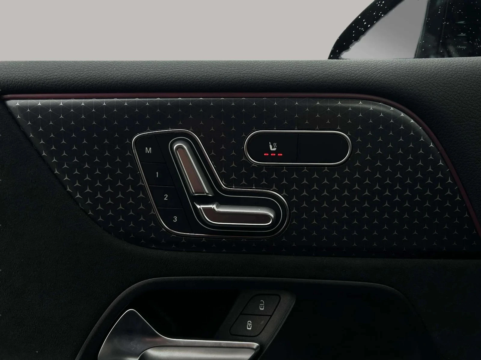 Mercedes-Benz-EQB-image-10