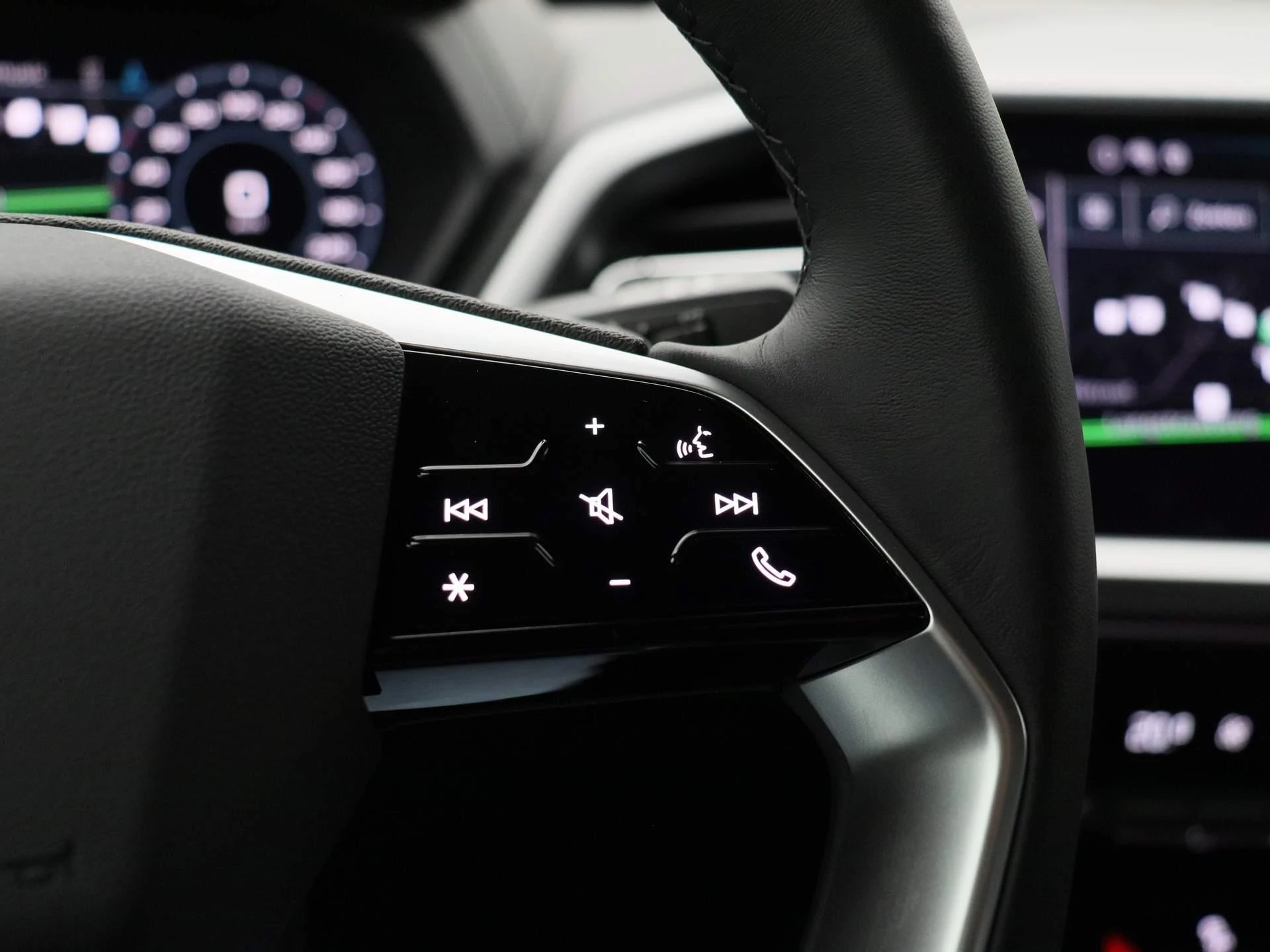 Audi-Q4 e-tron-image-24