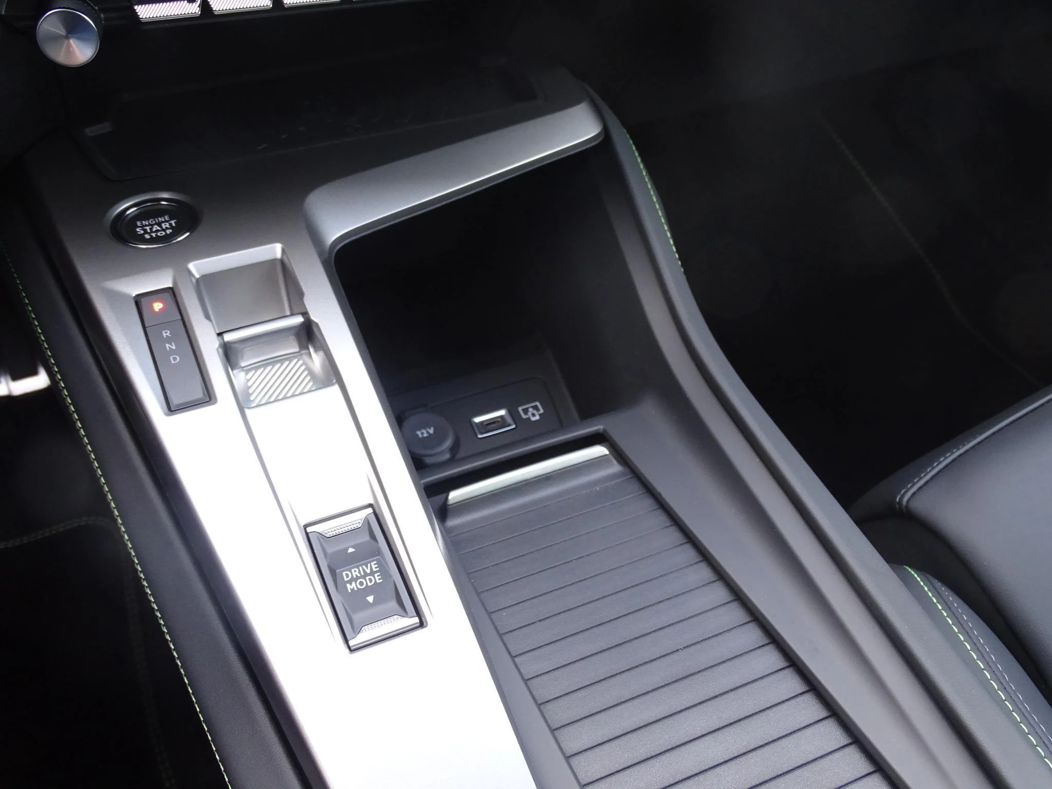 Peugeot-408-image-23