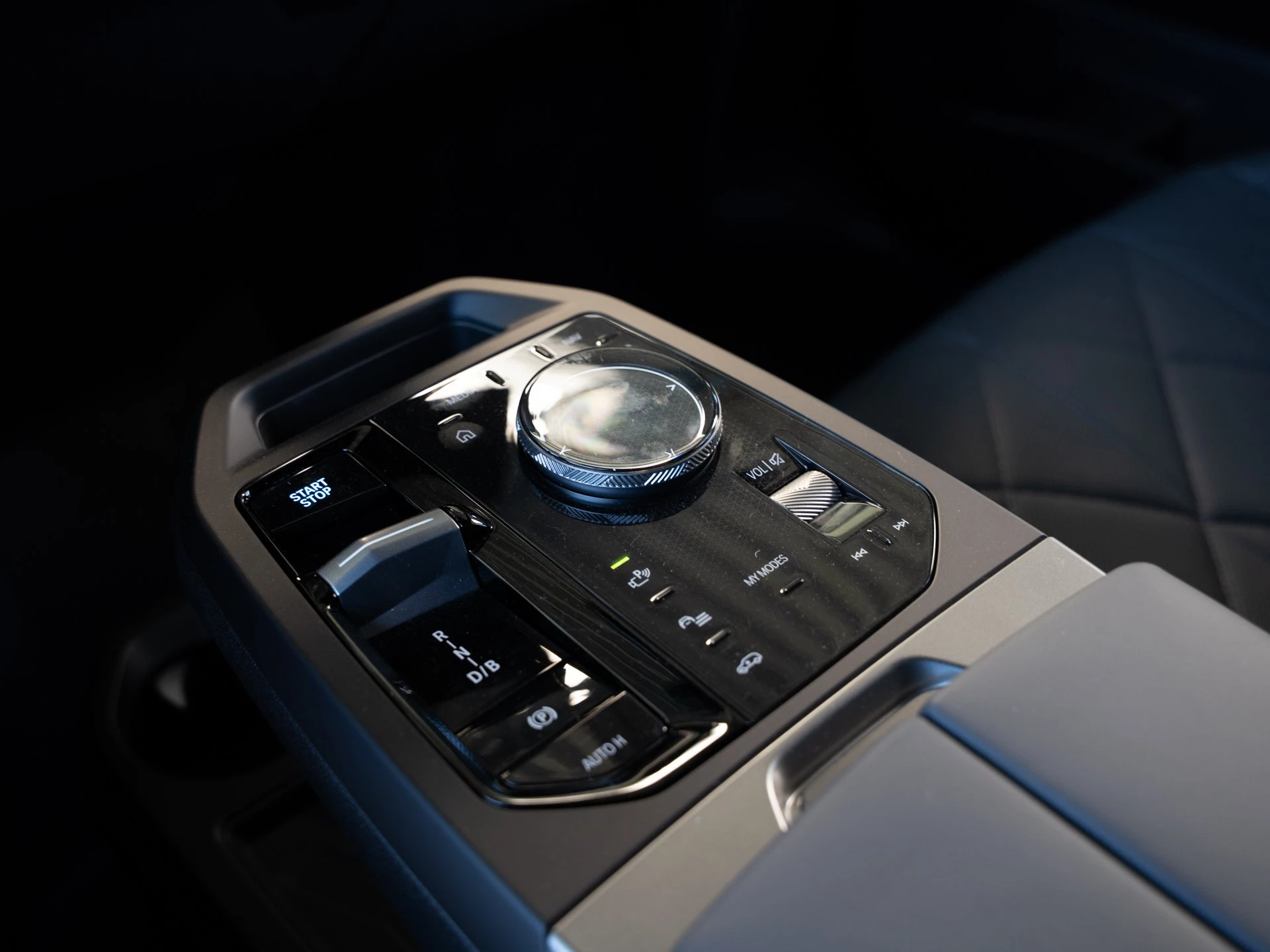 BMW iX xDrive60 Sports Utility Vehicle. 400 kW. 5-türig