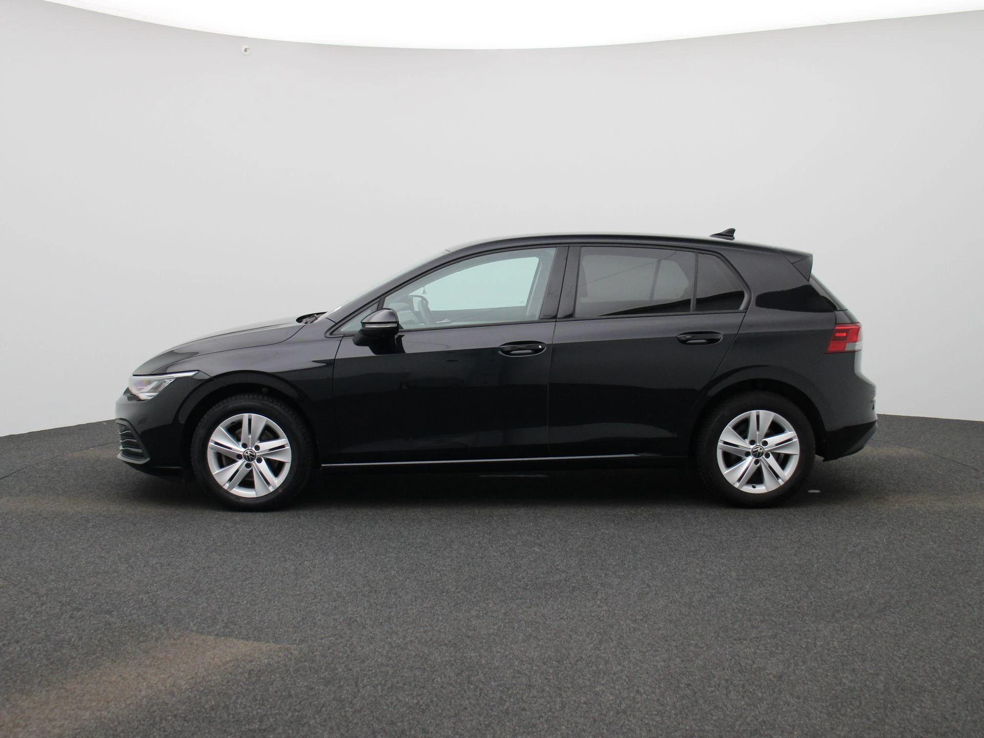 Volkswagen-Golf-image-3