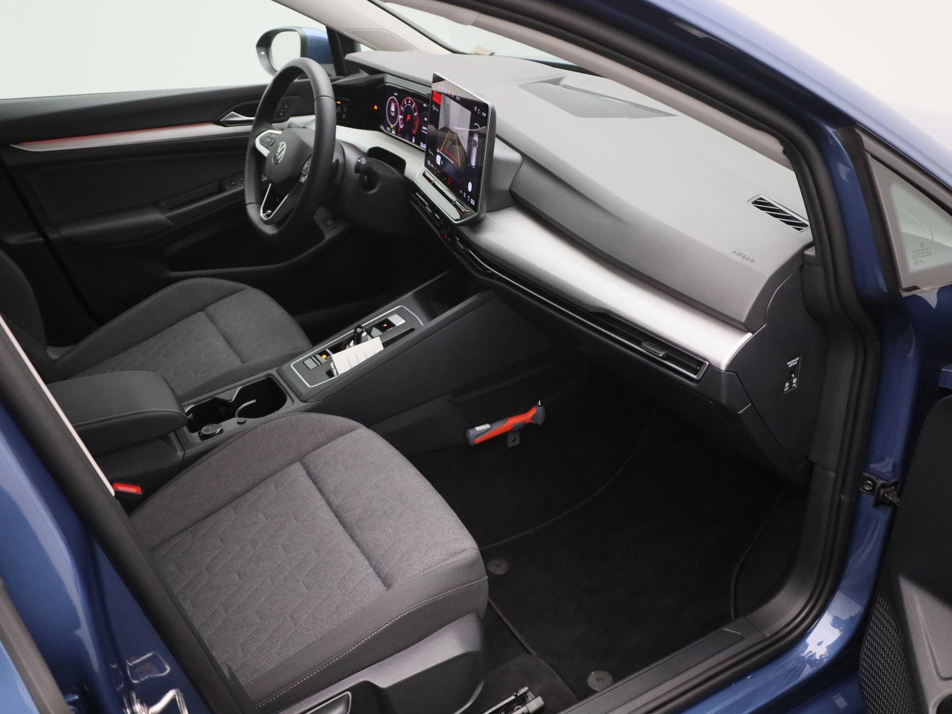 Volkswagen-Golf-image-27