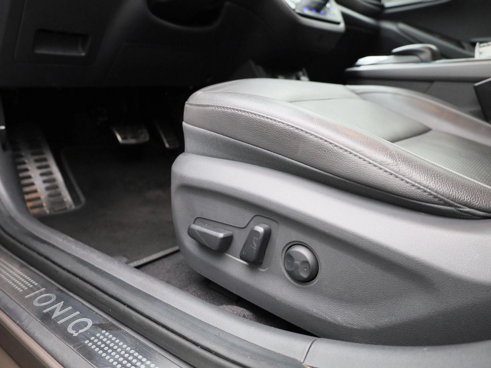 Hyundai-IONIQ-image-30