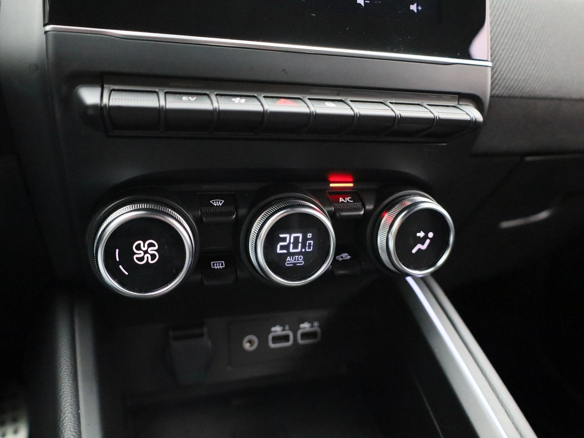 Renault-Clio-image-21