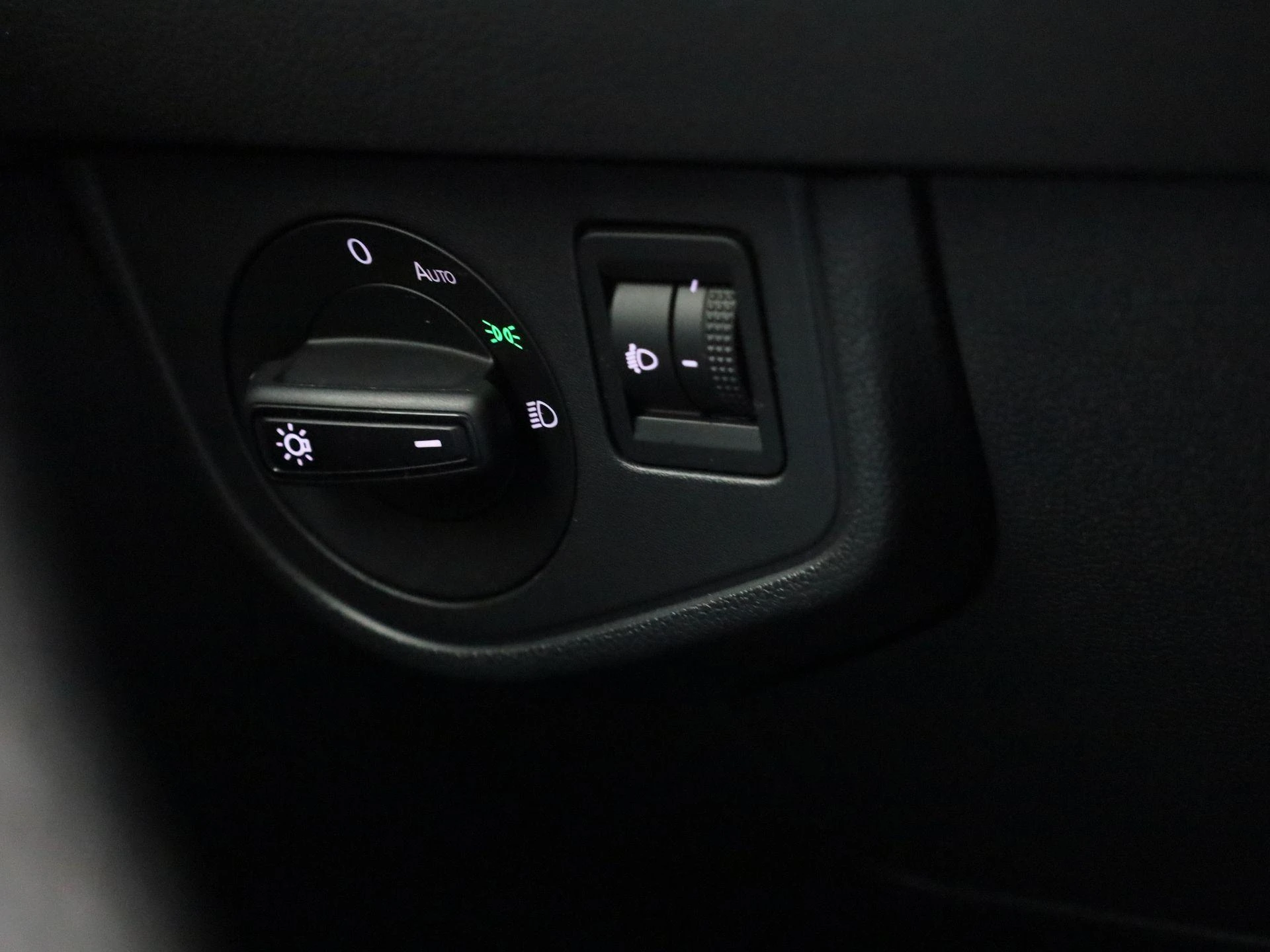 Volkswagen-Polo-image-19