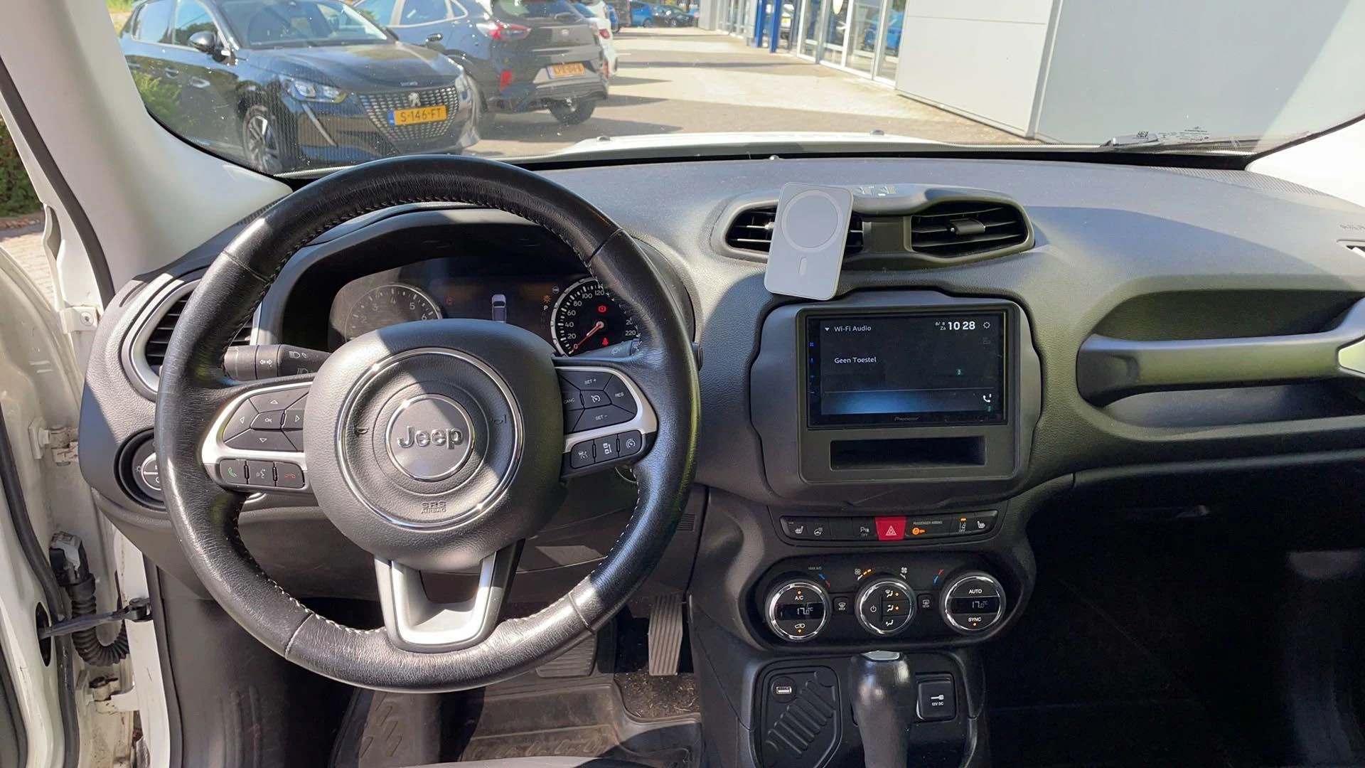 Jeep-Renegade-image-7