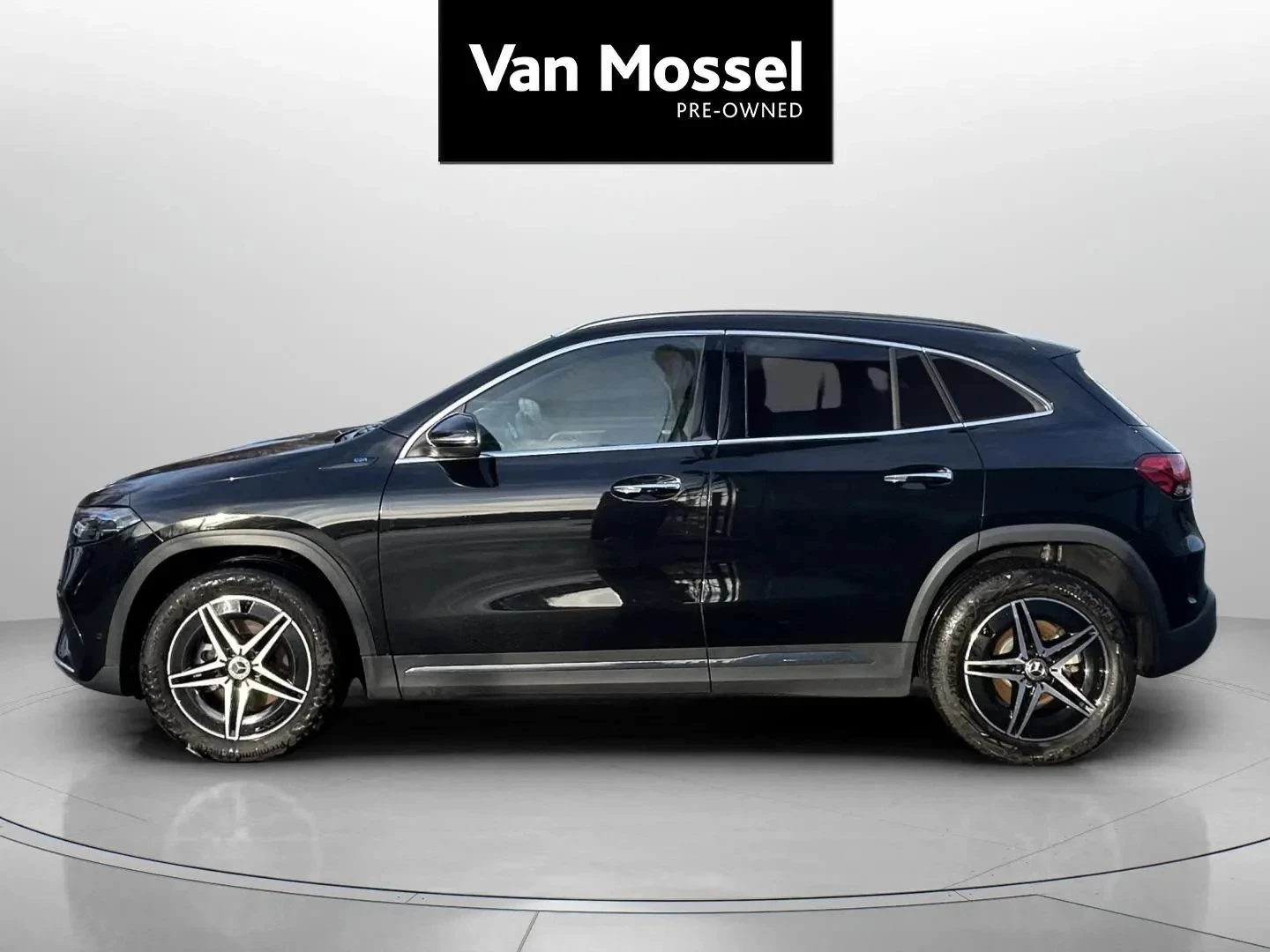 Mercedes-Benz-EQA-image-7