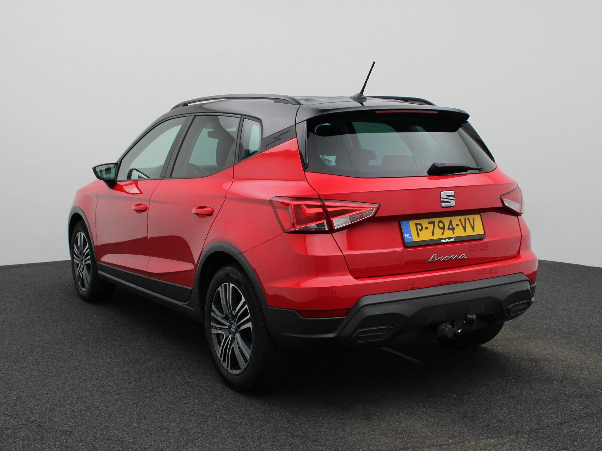 SEAT-Arona-image-1