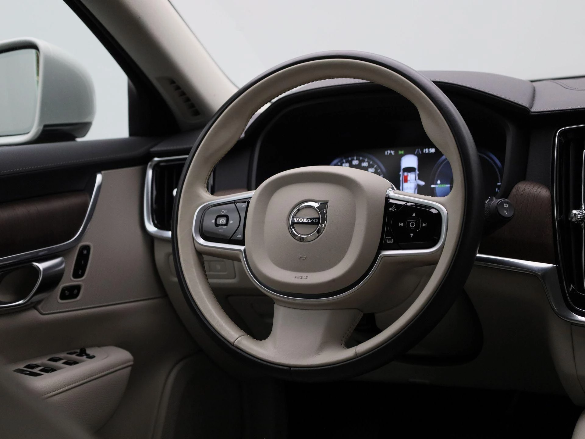 Volvo-V90-image-36