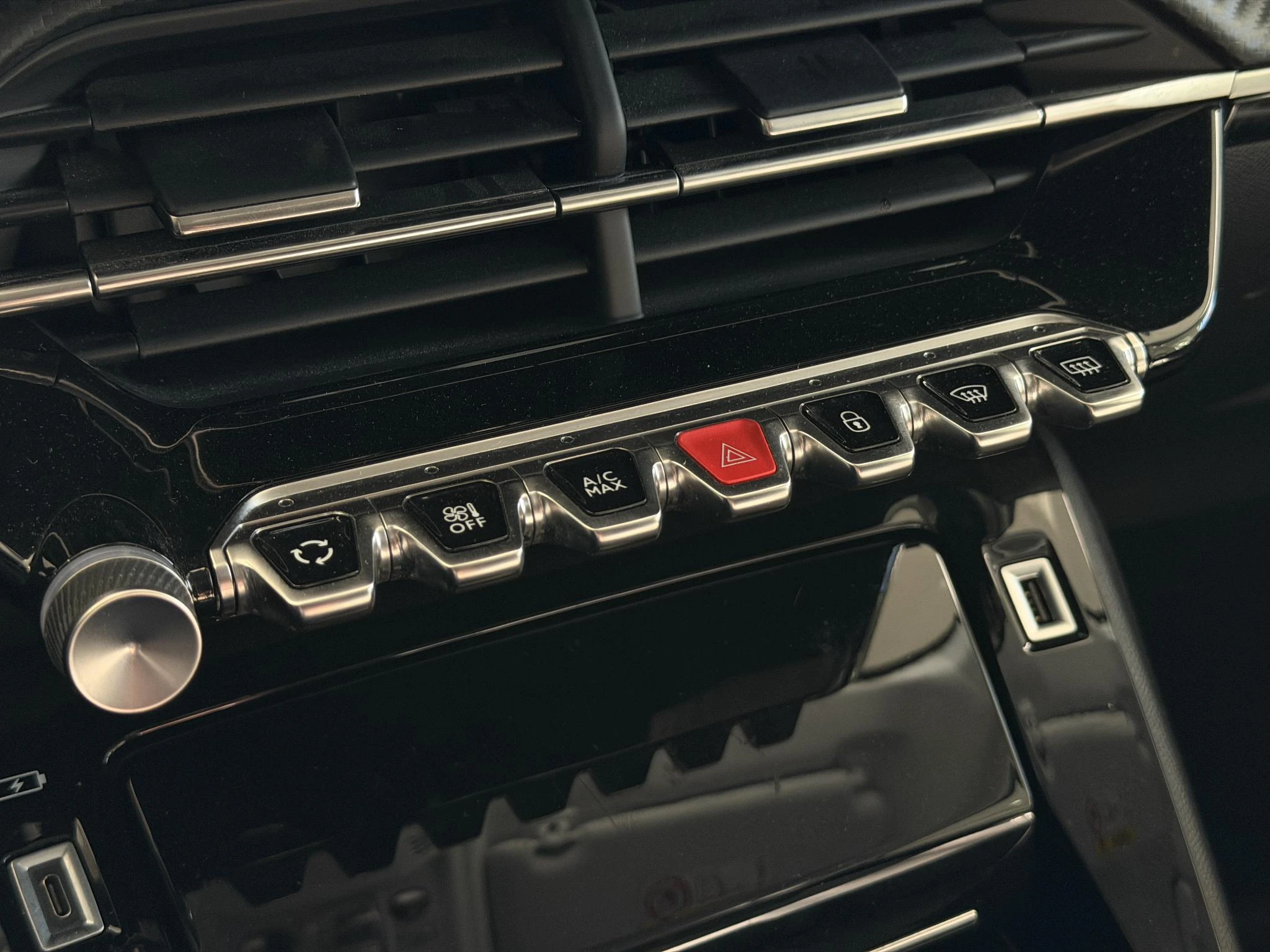 Peugeot-208-image-14