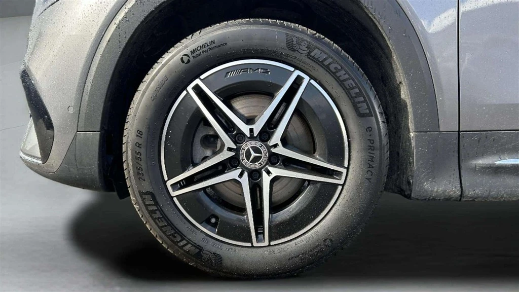 Mercedes-Benz-EQB-image-8