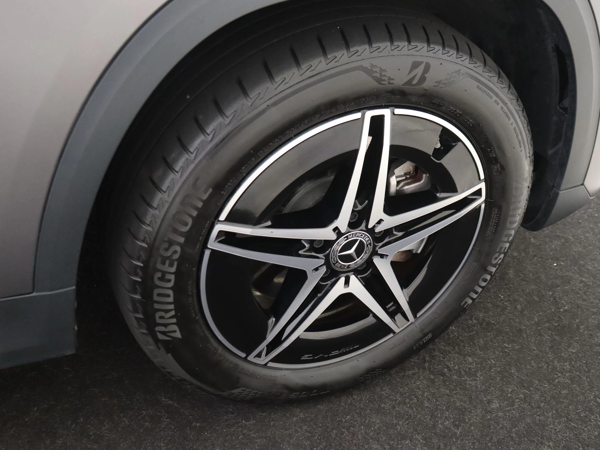 Mercedes-Benz-EQA-image-9