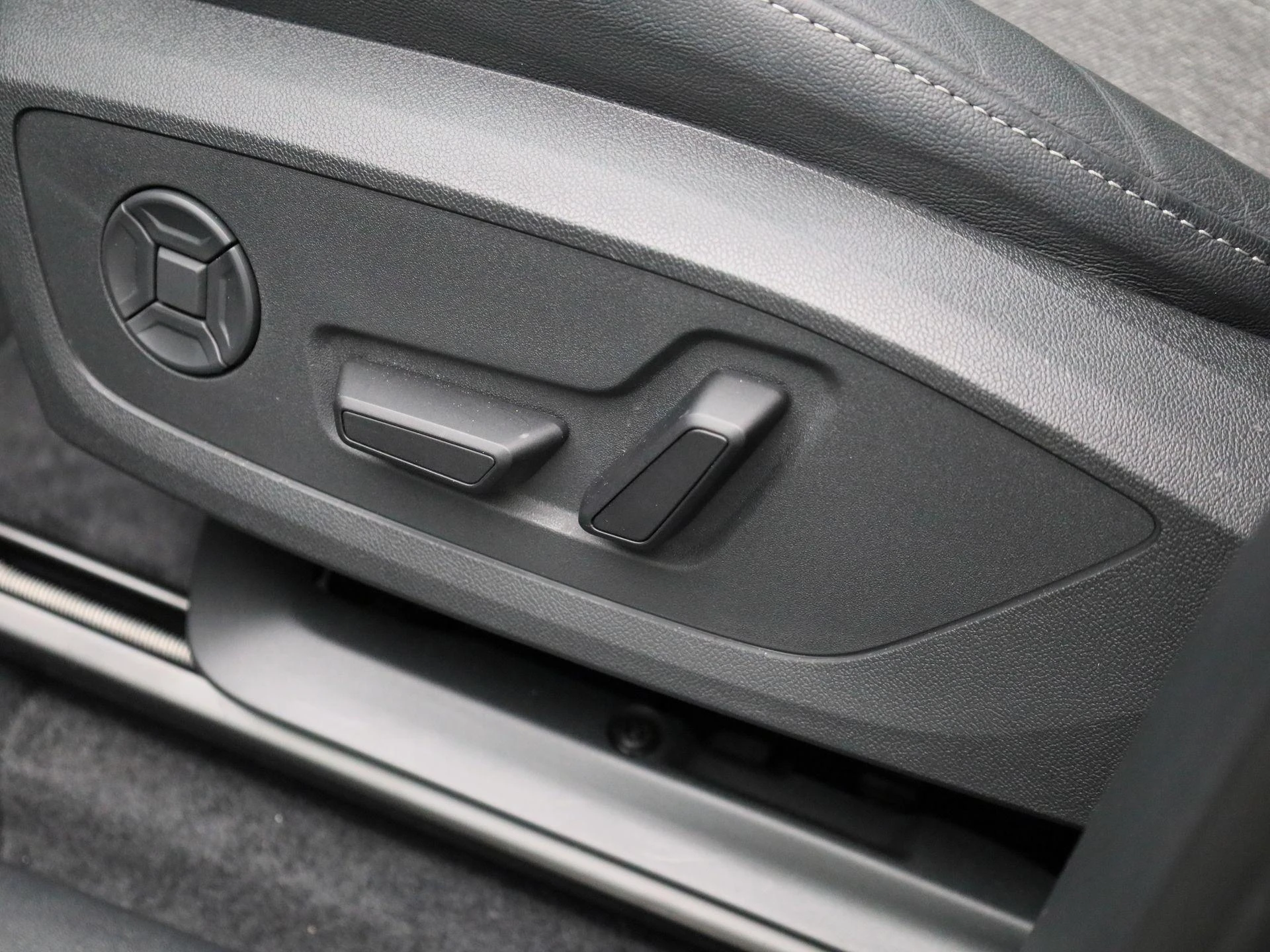 Audi-Q6 e-tron-image-37