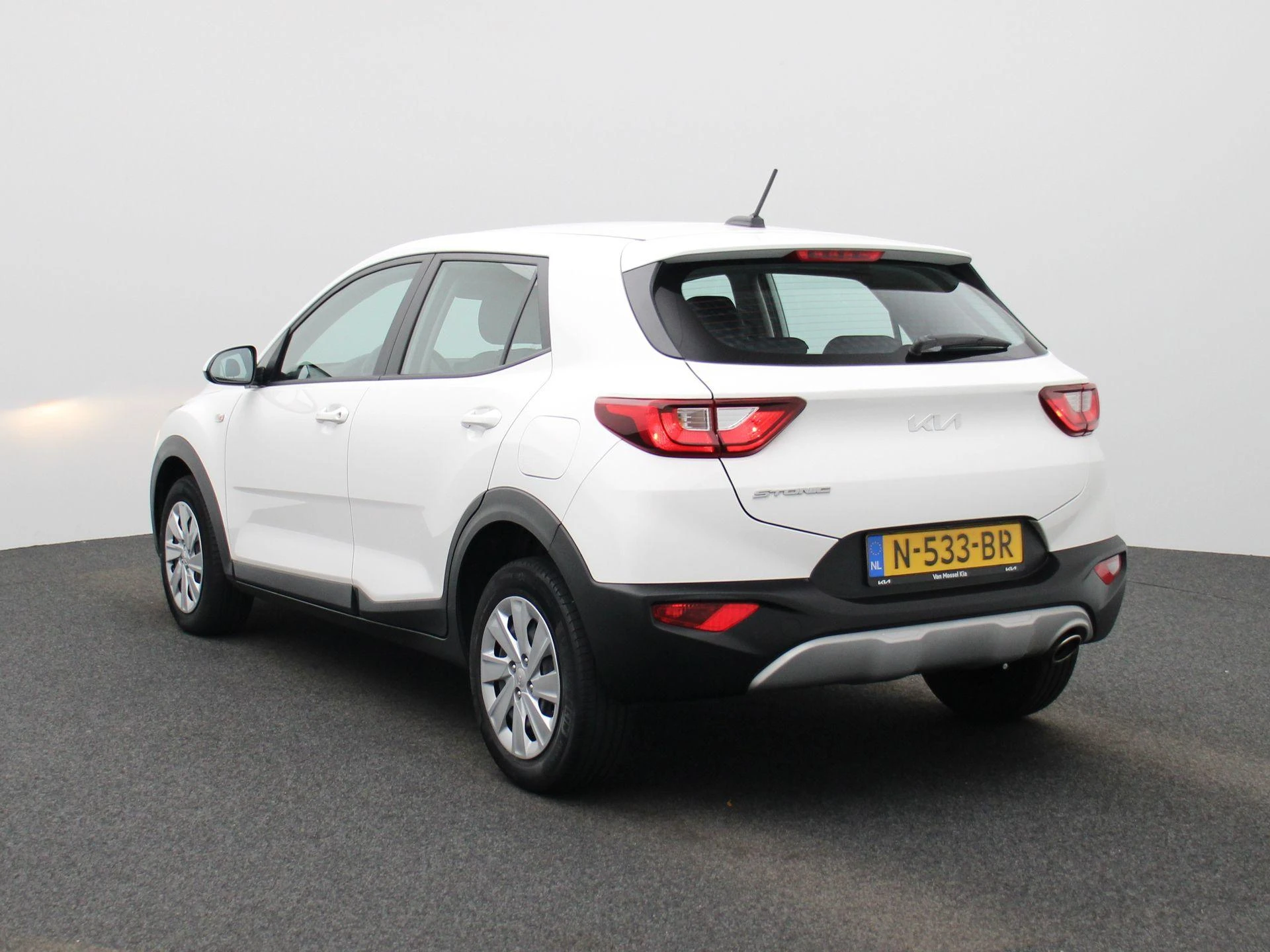 Kia-Stonic-image-1