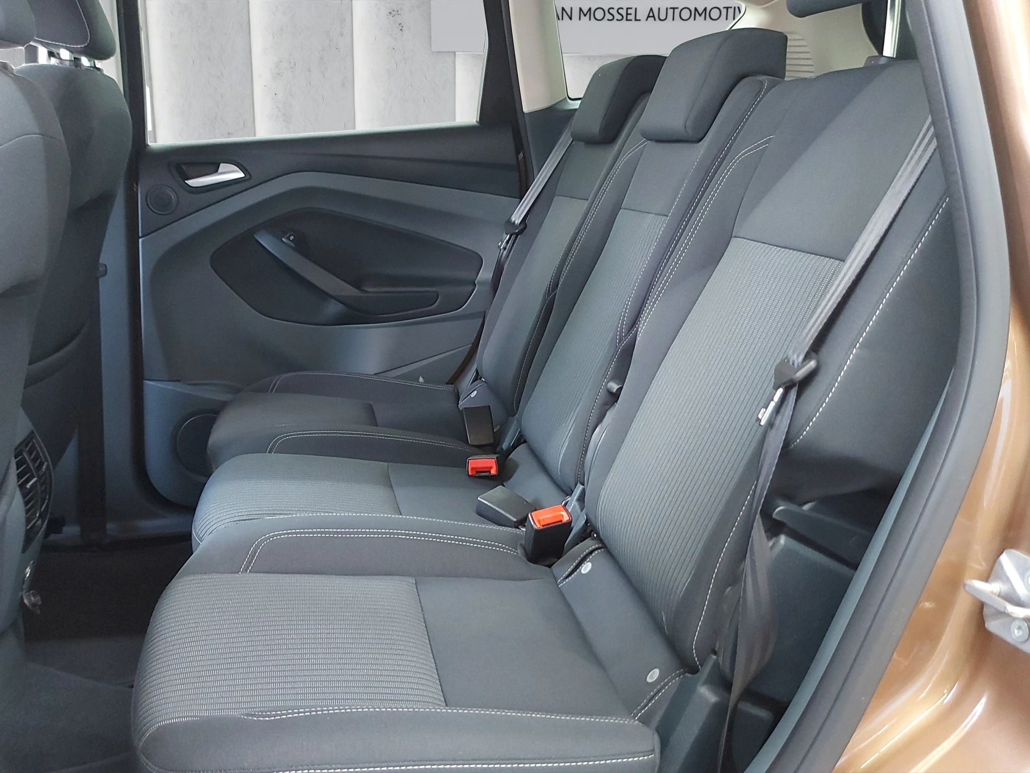 Ford-C-MAX-image-10