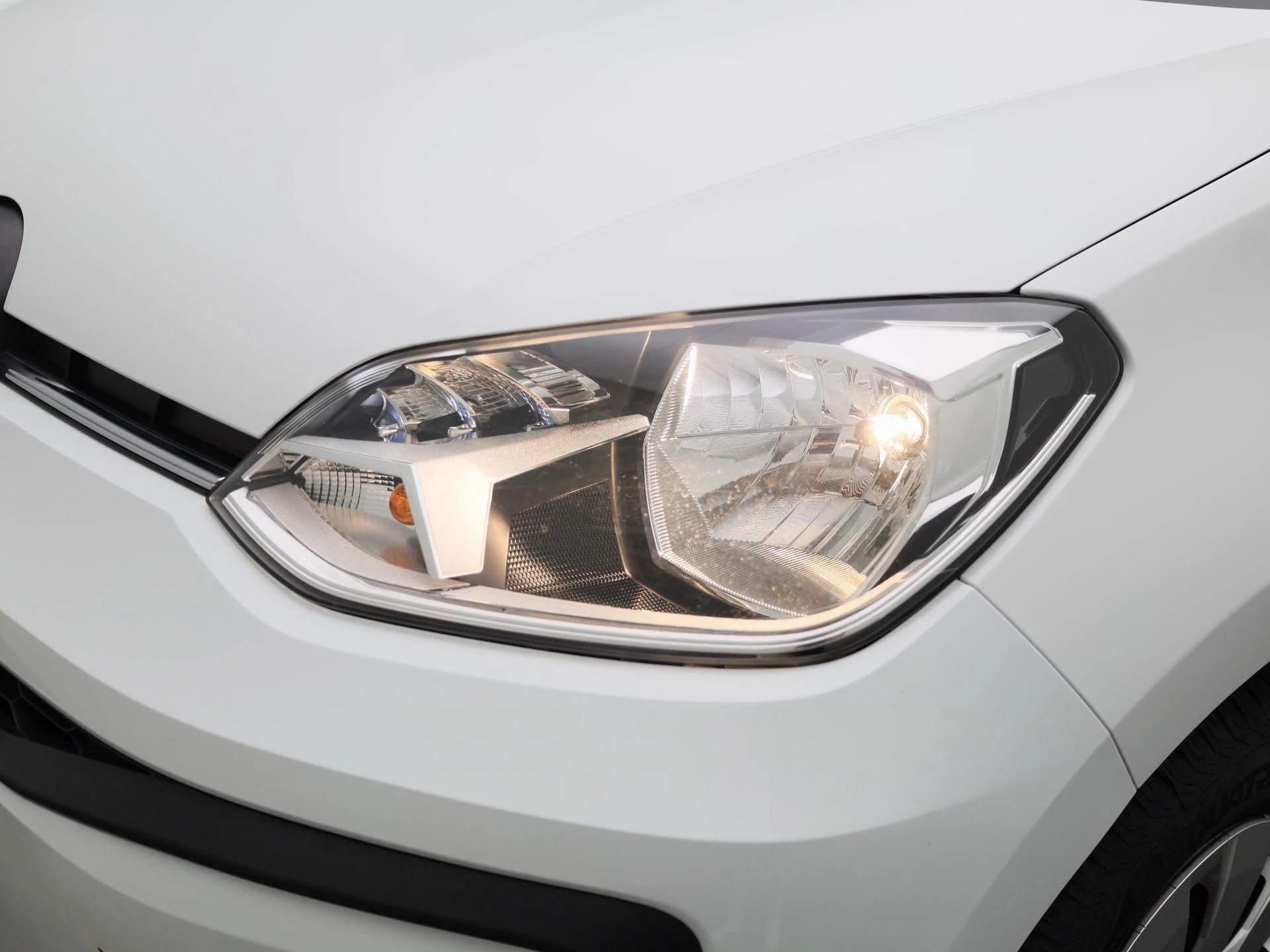 Volkswagen-up!-image-13