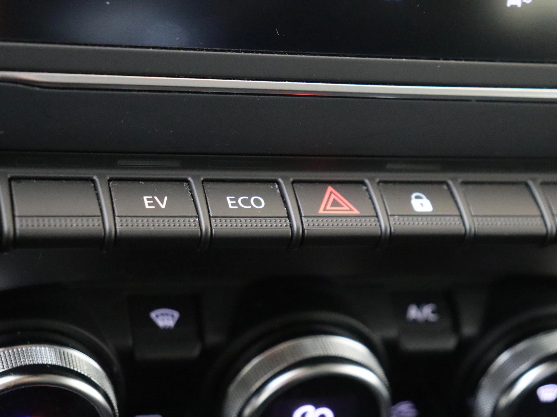 Renault-Clio-image-18