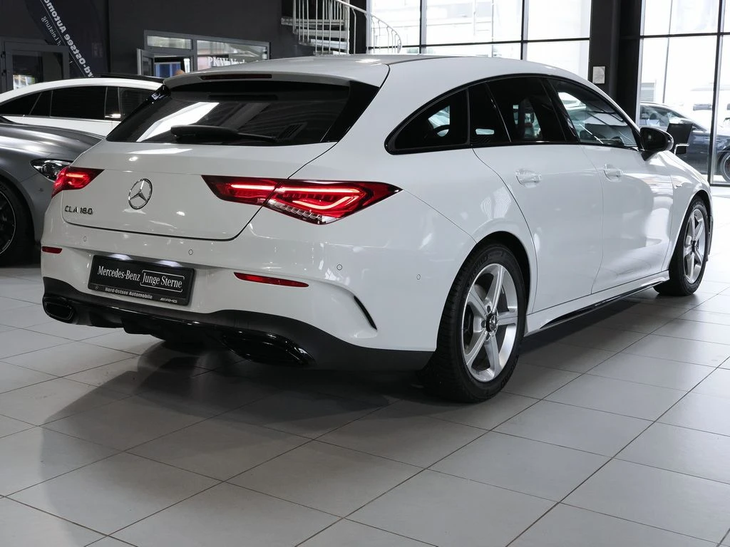 Mercedes-Benz-CLA 180-image-5