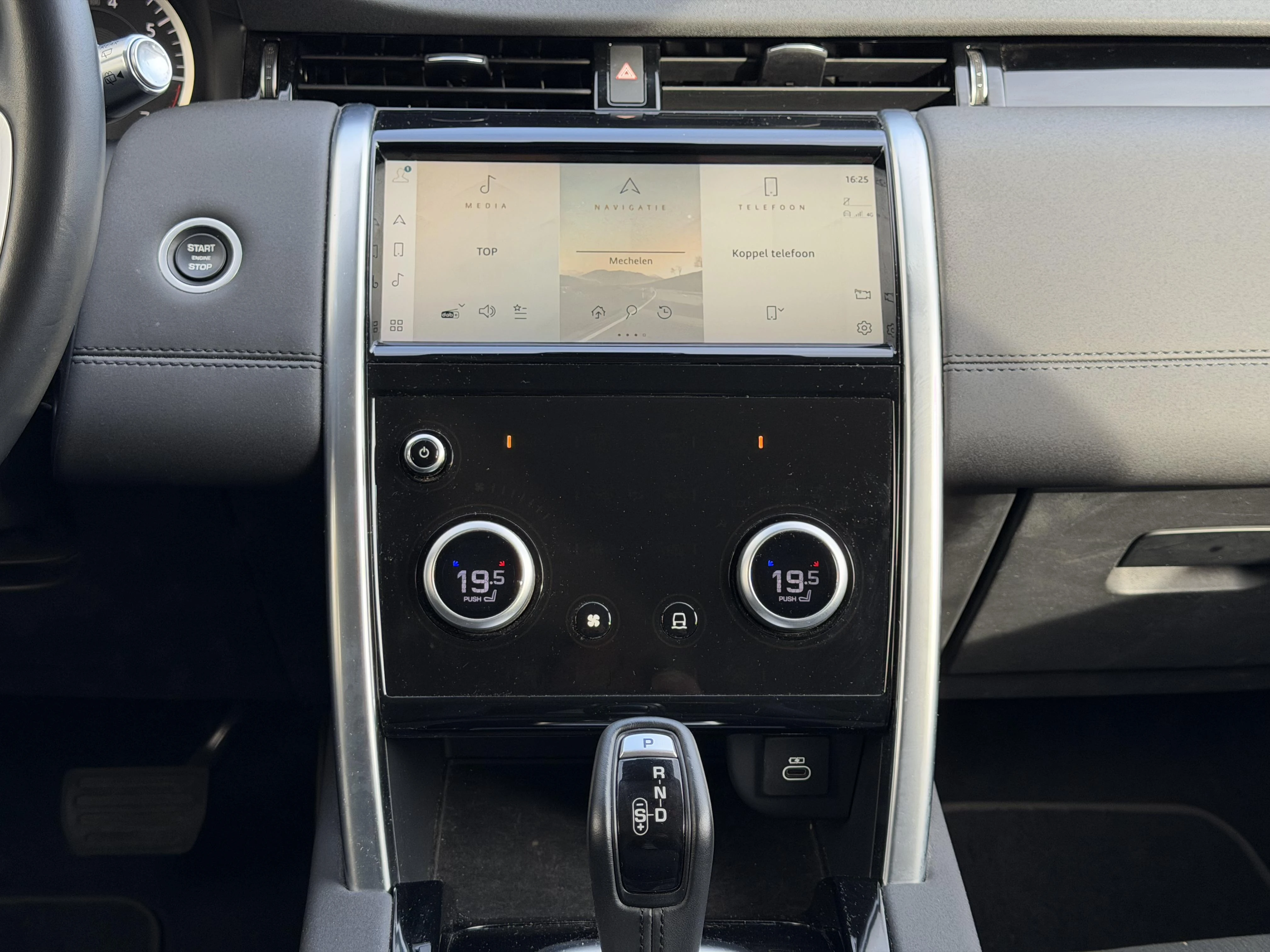 Land Rover-Discovery Sport-image-17