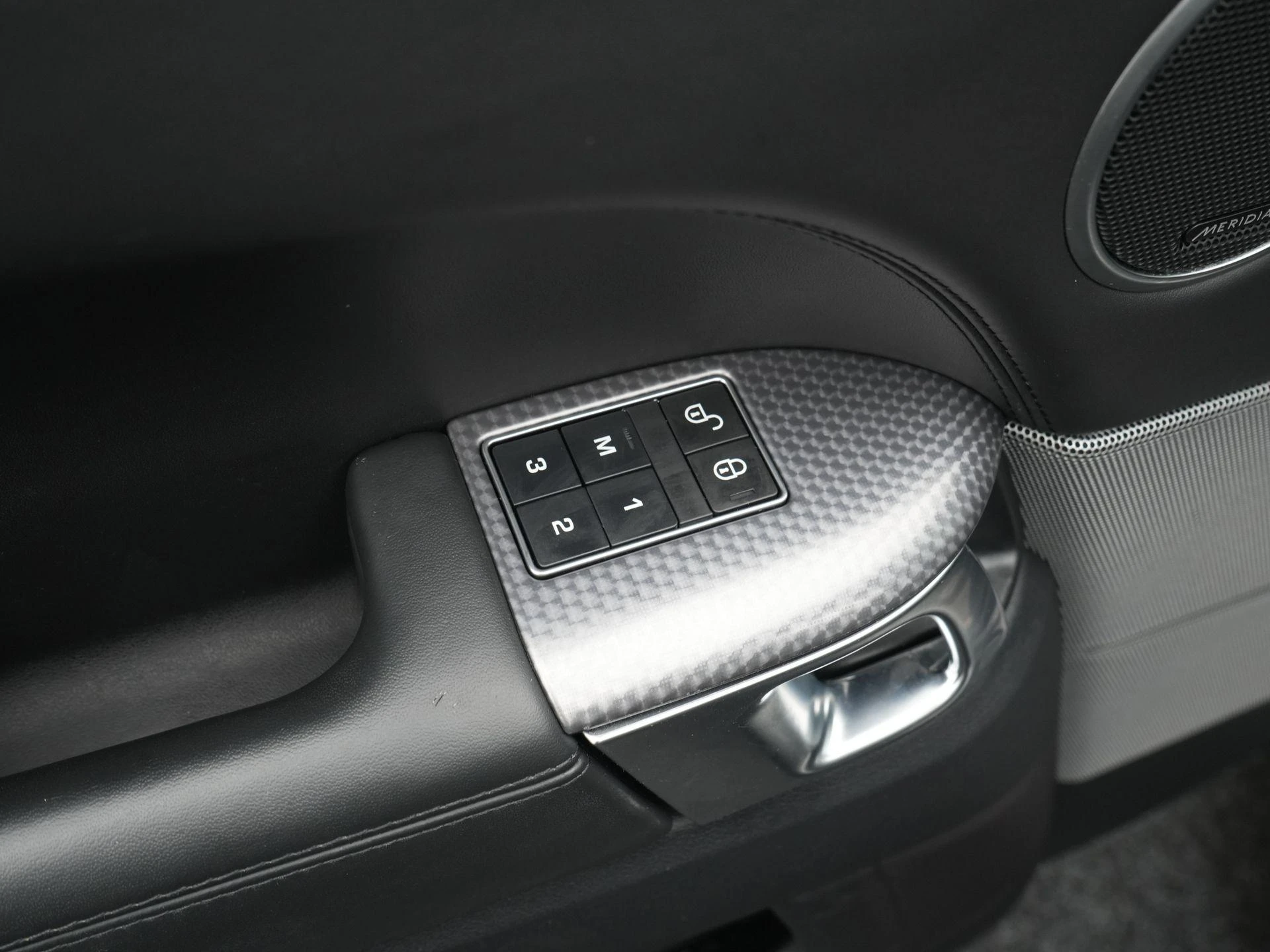Land Rover-Range Rover Sport-image-34