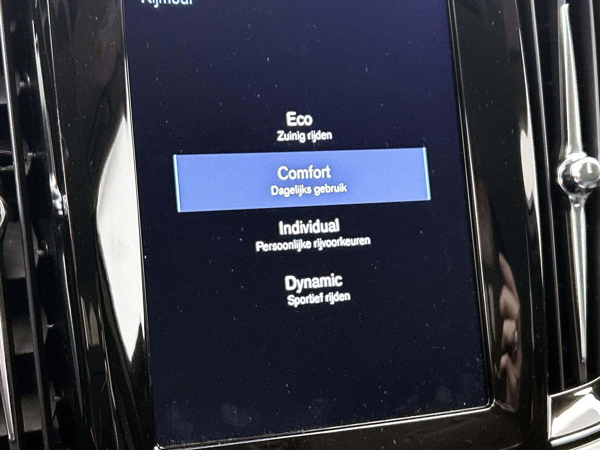 Volvo-V90-image-10