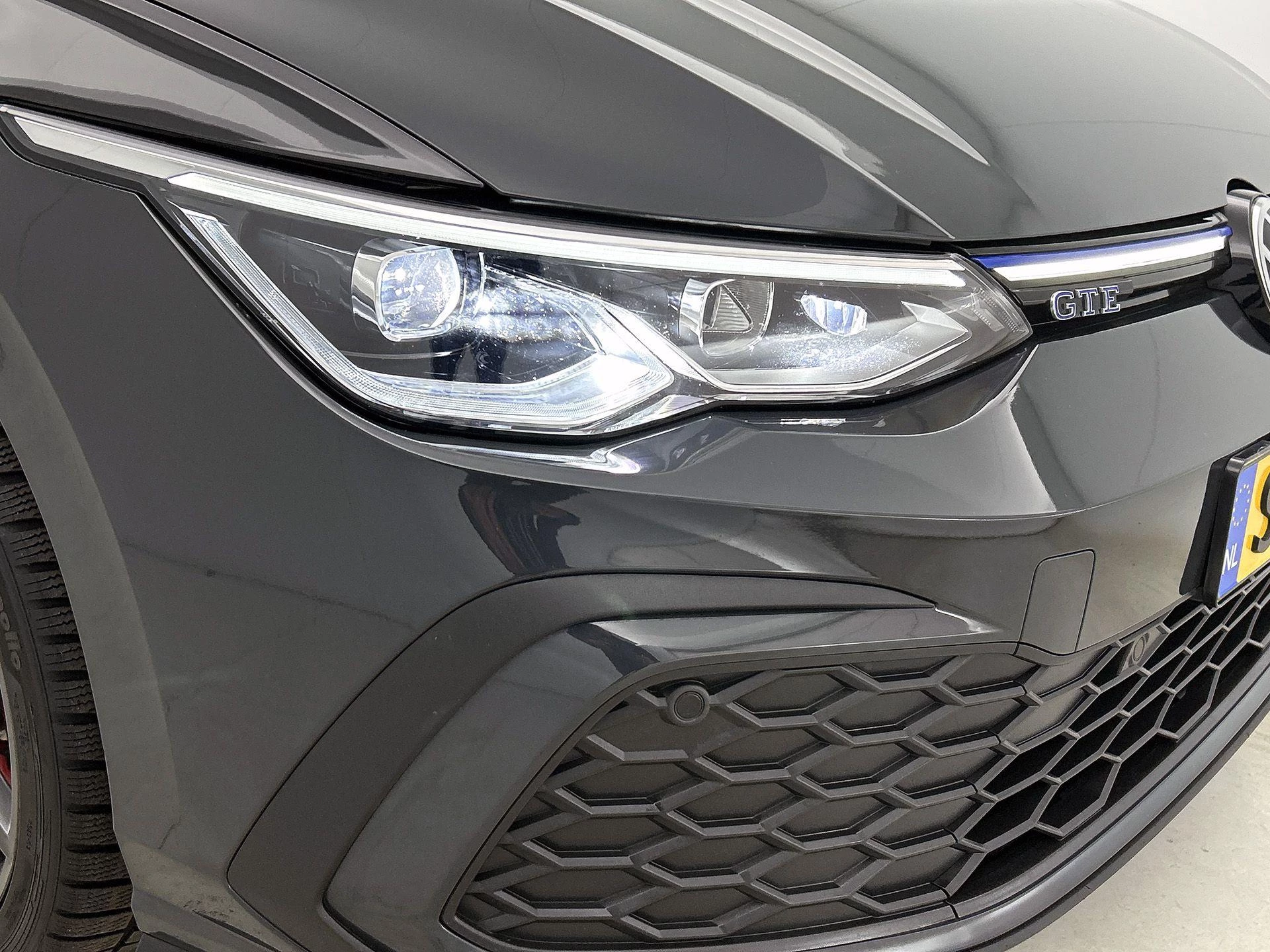 Volkswagen-Golf-image-27