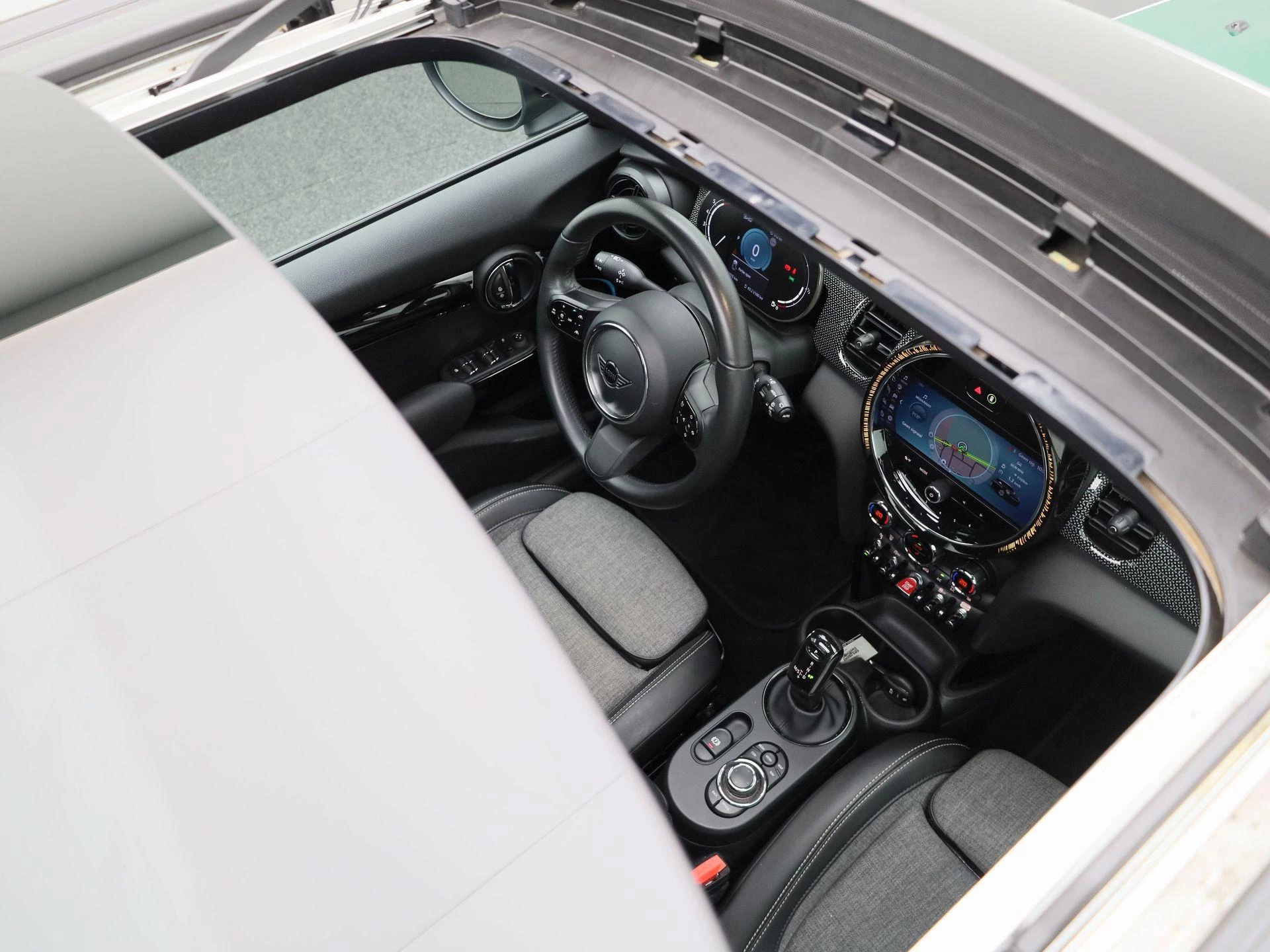 MINI-Cooper S-image-40