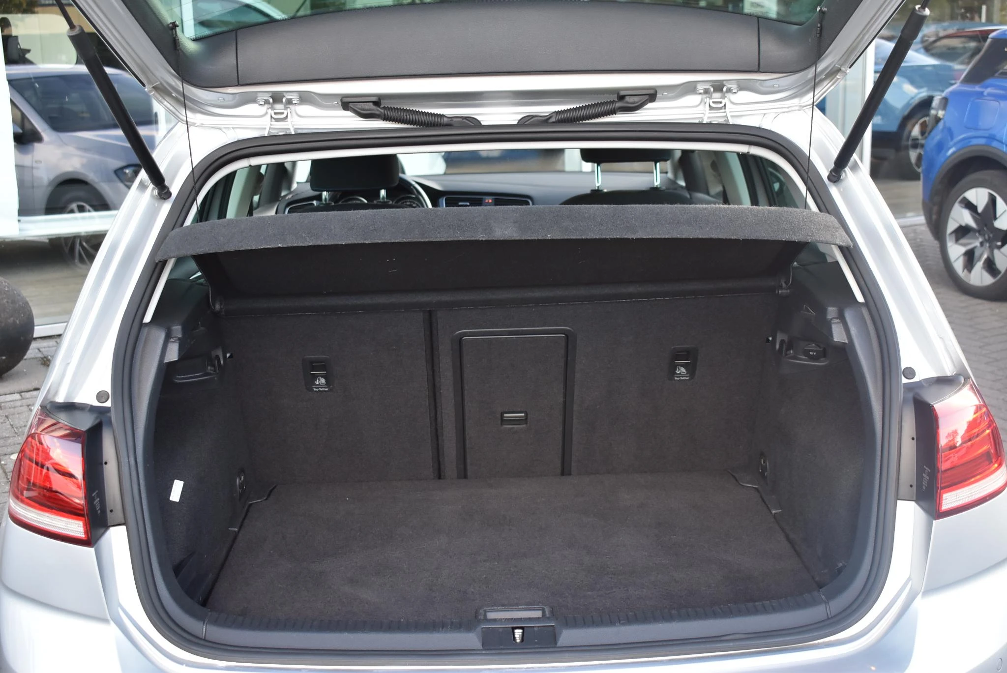 Volkswagen-Golf-image-9