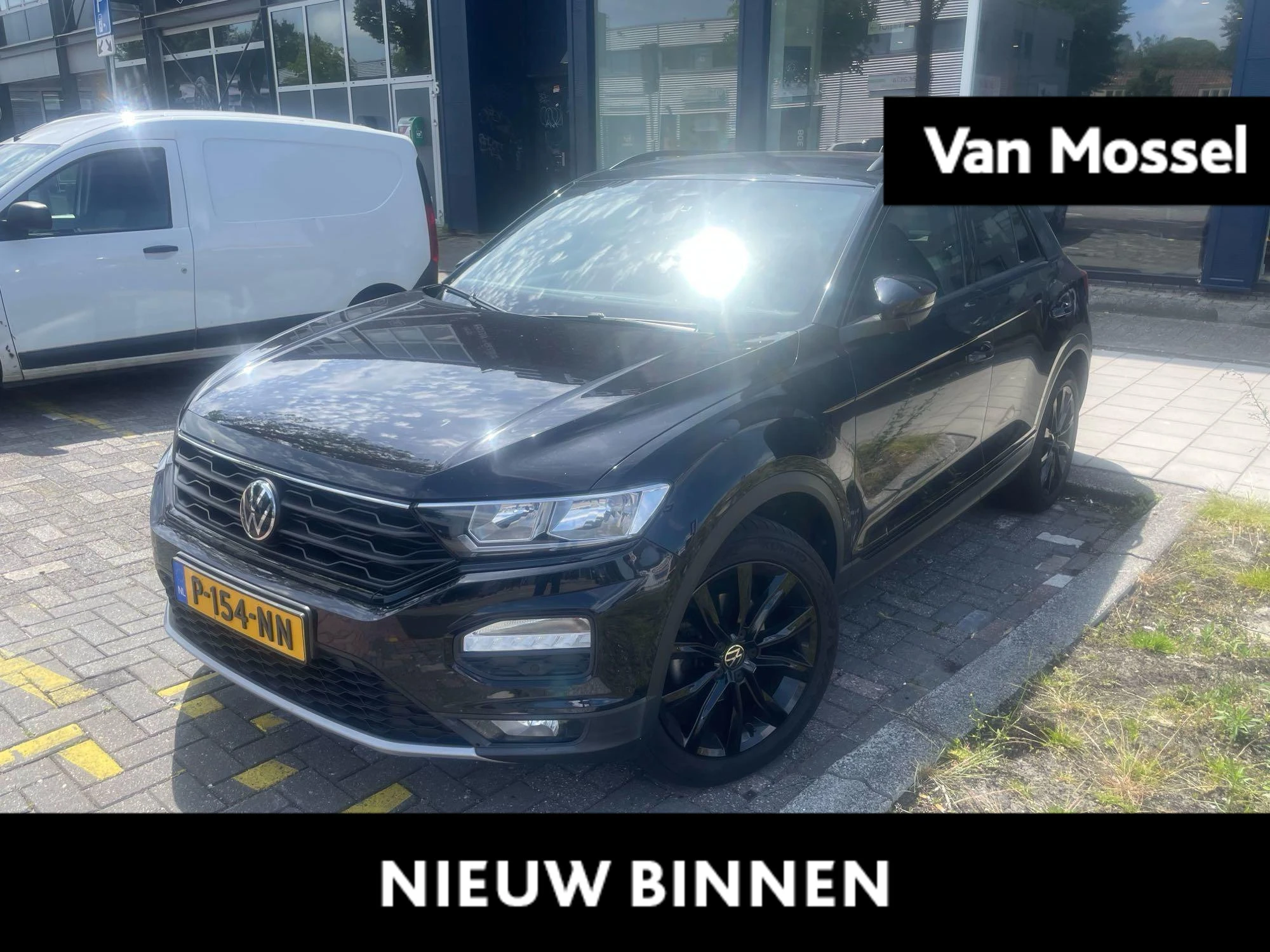 Volkswagen-T-Roc-image-0