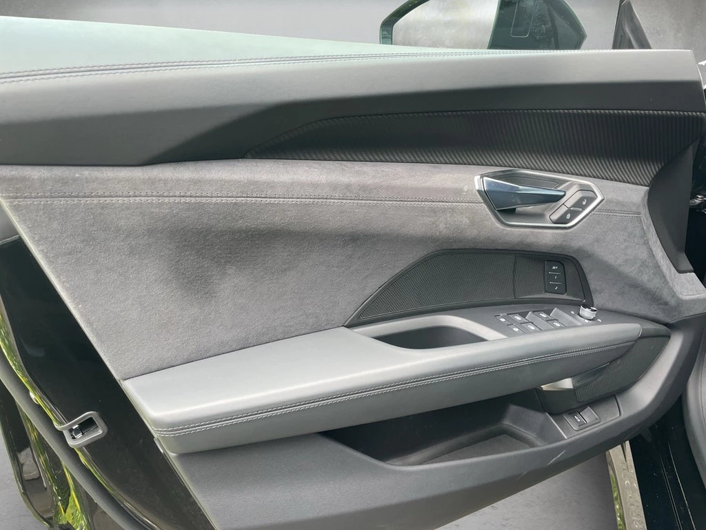 Audi e-tron GT quattro *SOH92%*Matrix*Pano*