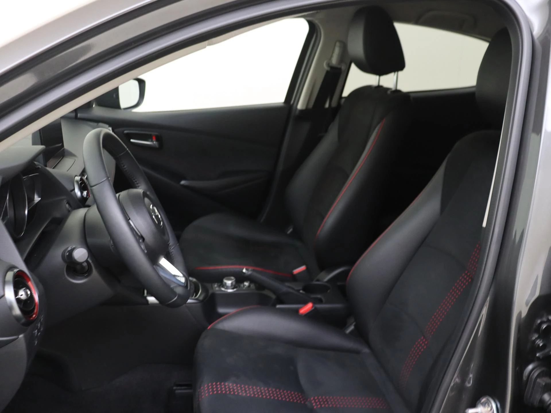 Mazda-2-image-14