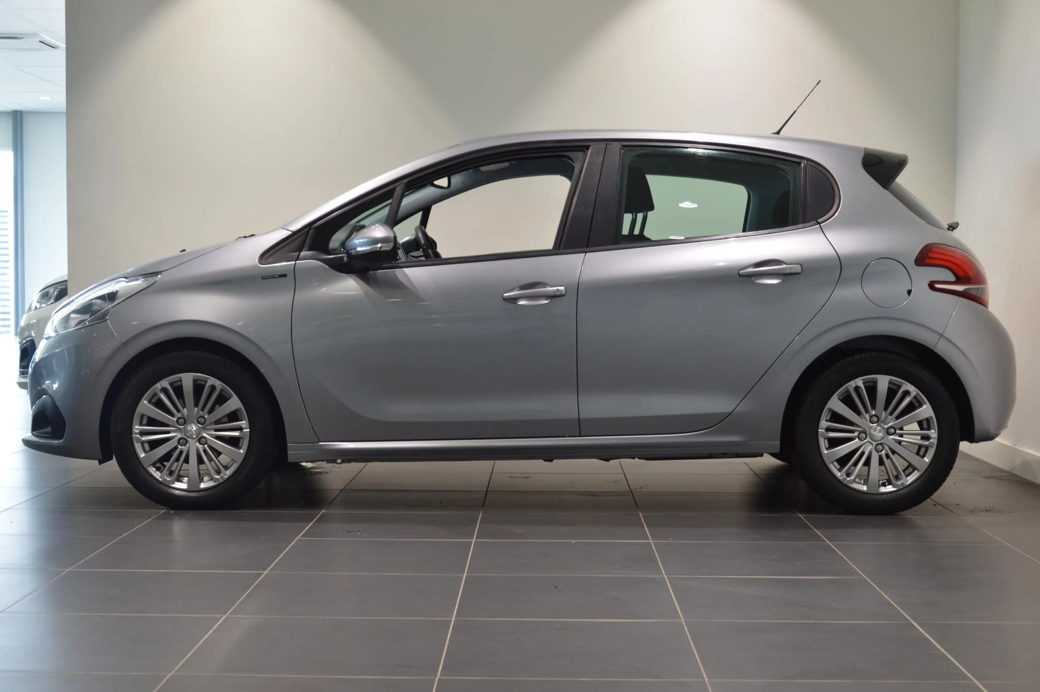 Peugeot 208 Signature
