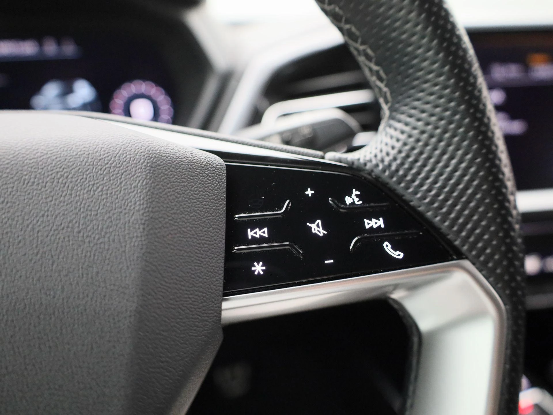 Audi-Q4 e-tron-image-18