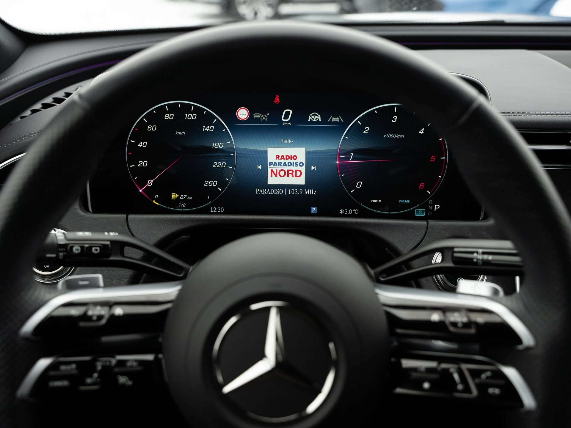 Mercedes-Benz E-Klasse 220 d AMG Line Advanced AHK*AMB.BELEUT*WINT.PKT