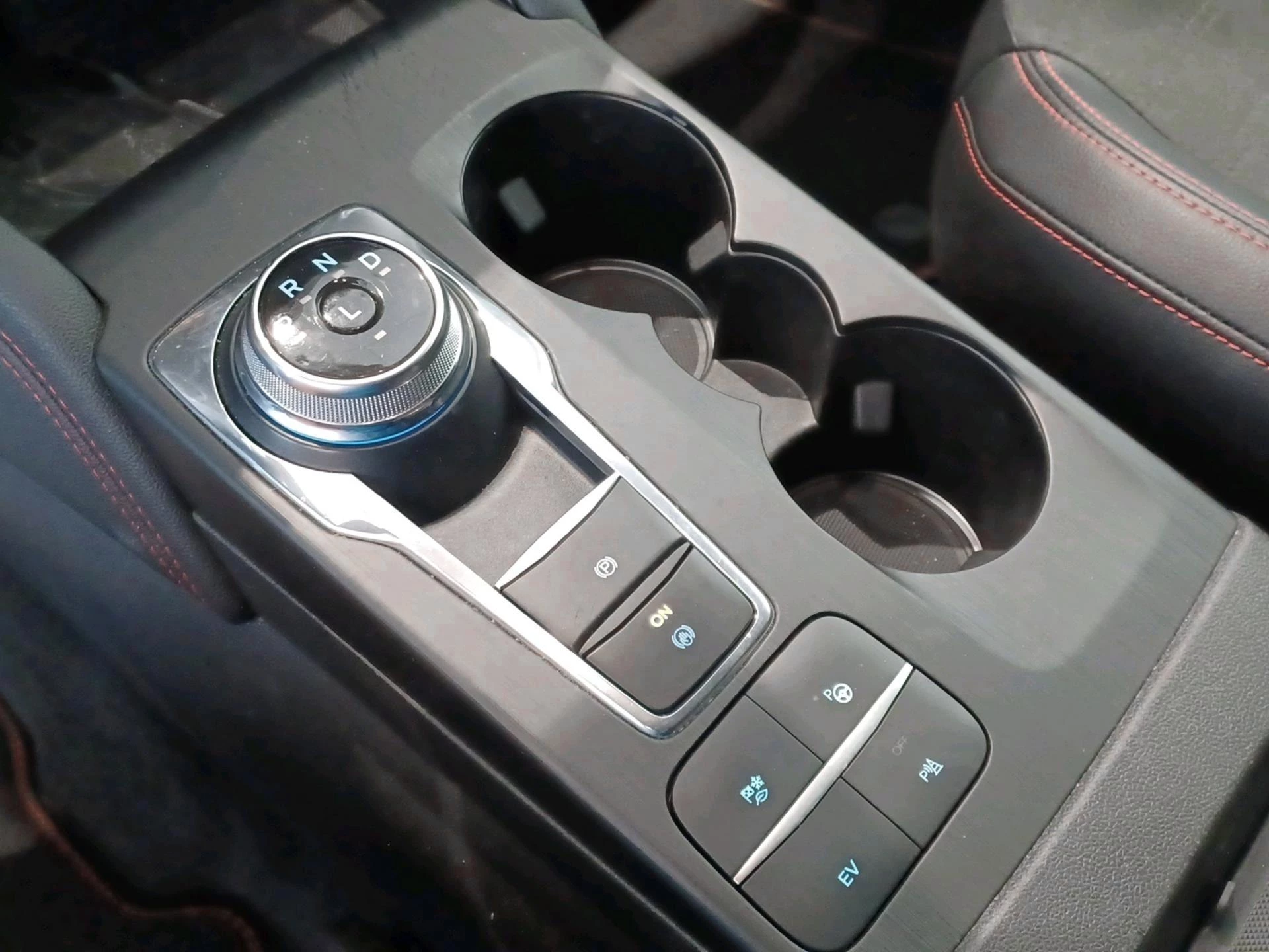 Ford Kuga 2.5i PHEV Aut. 165kW ST-Line X