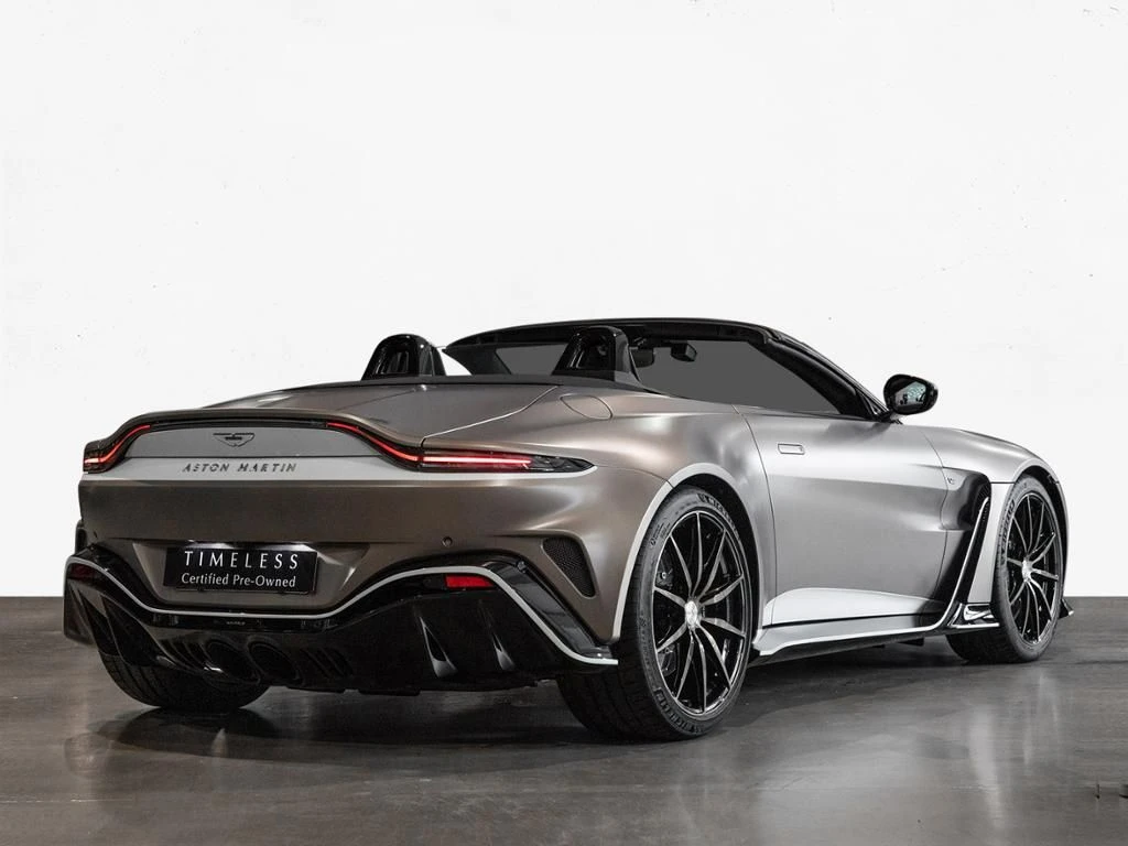 Aston Martin-V12 Vantage-image-16