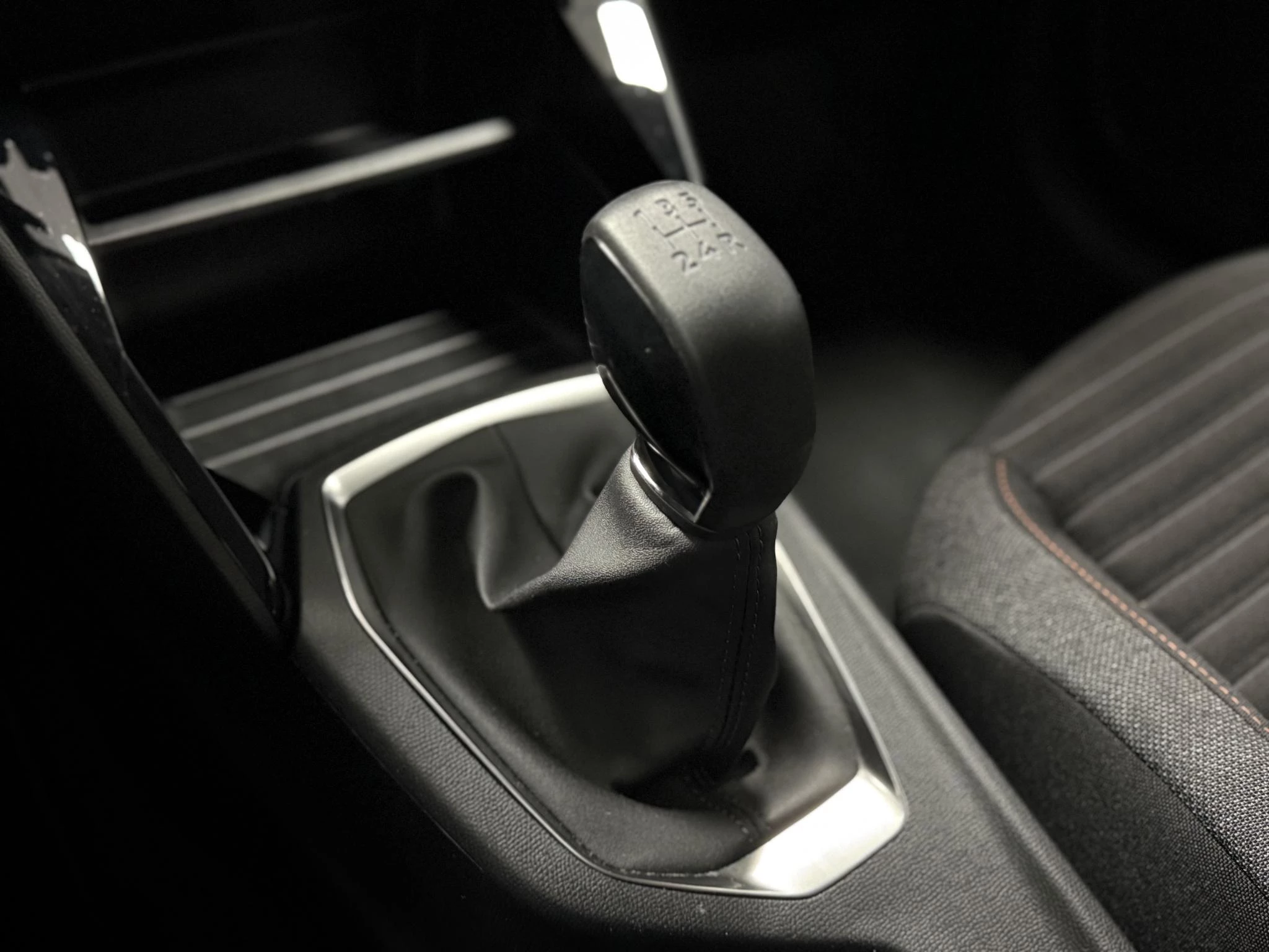 Peugeot-208-image-13