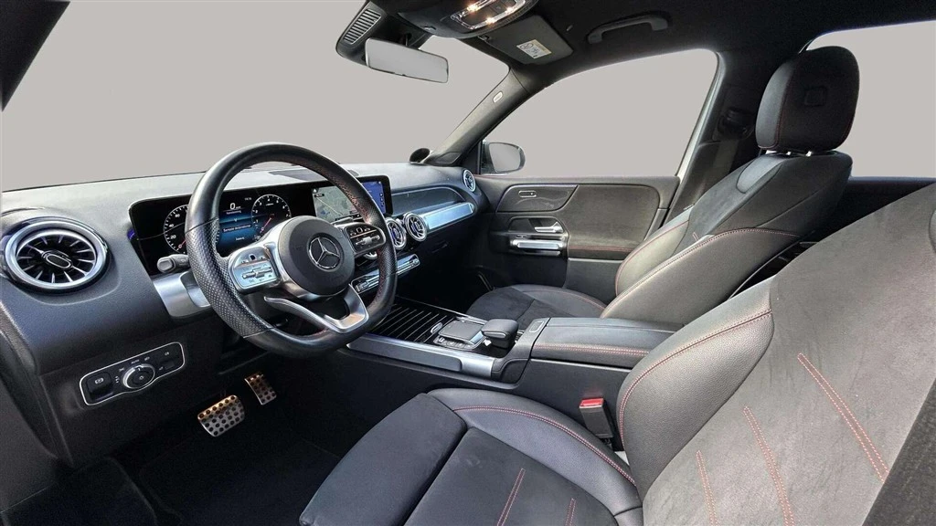 Mercedes-Benz-GLB-image-9