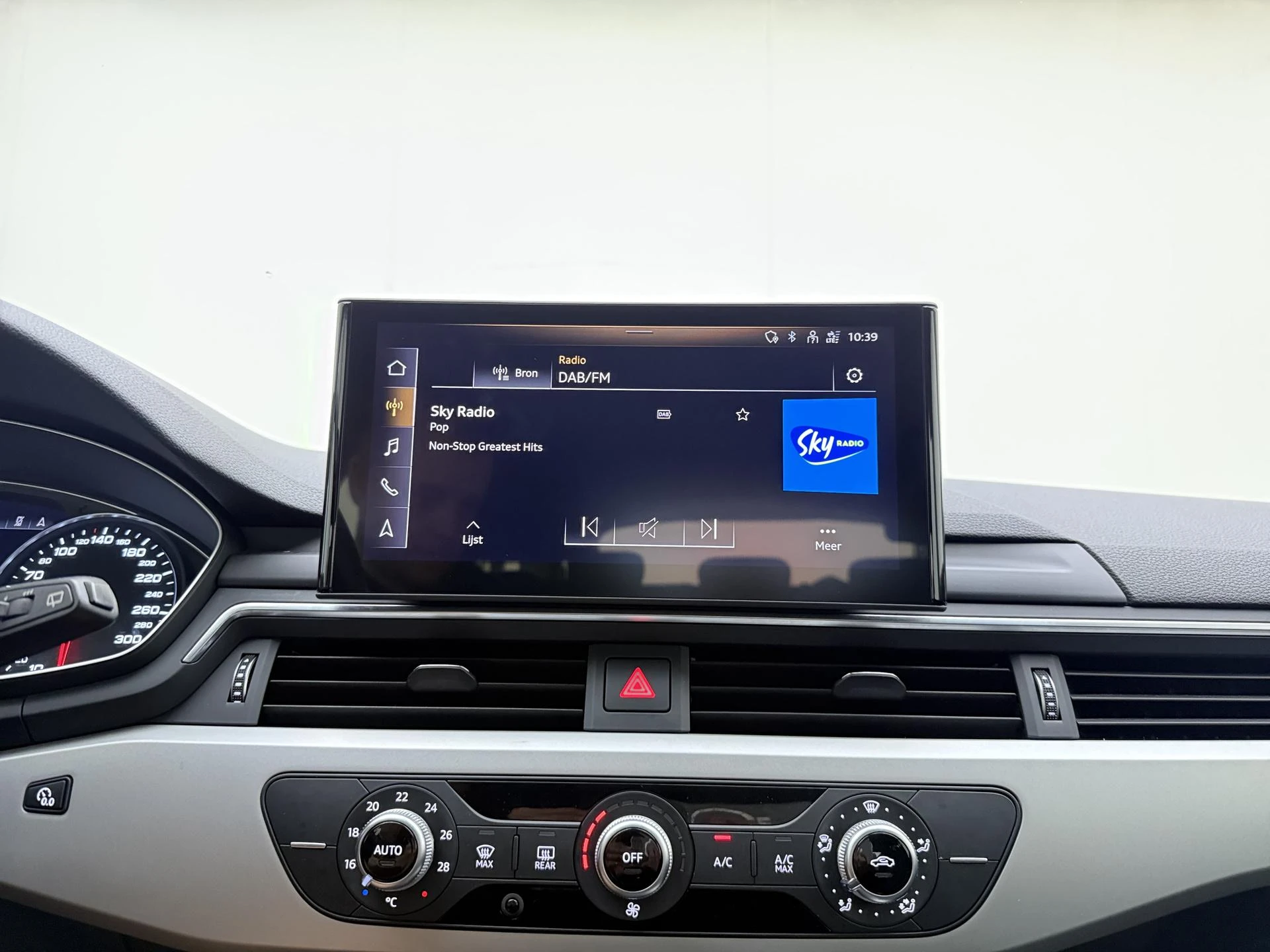 Audi-A4-image-24