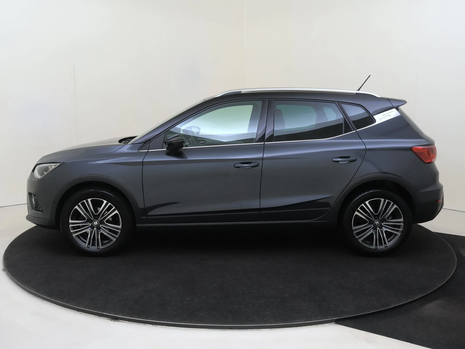 SEAT-Arona-image-7