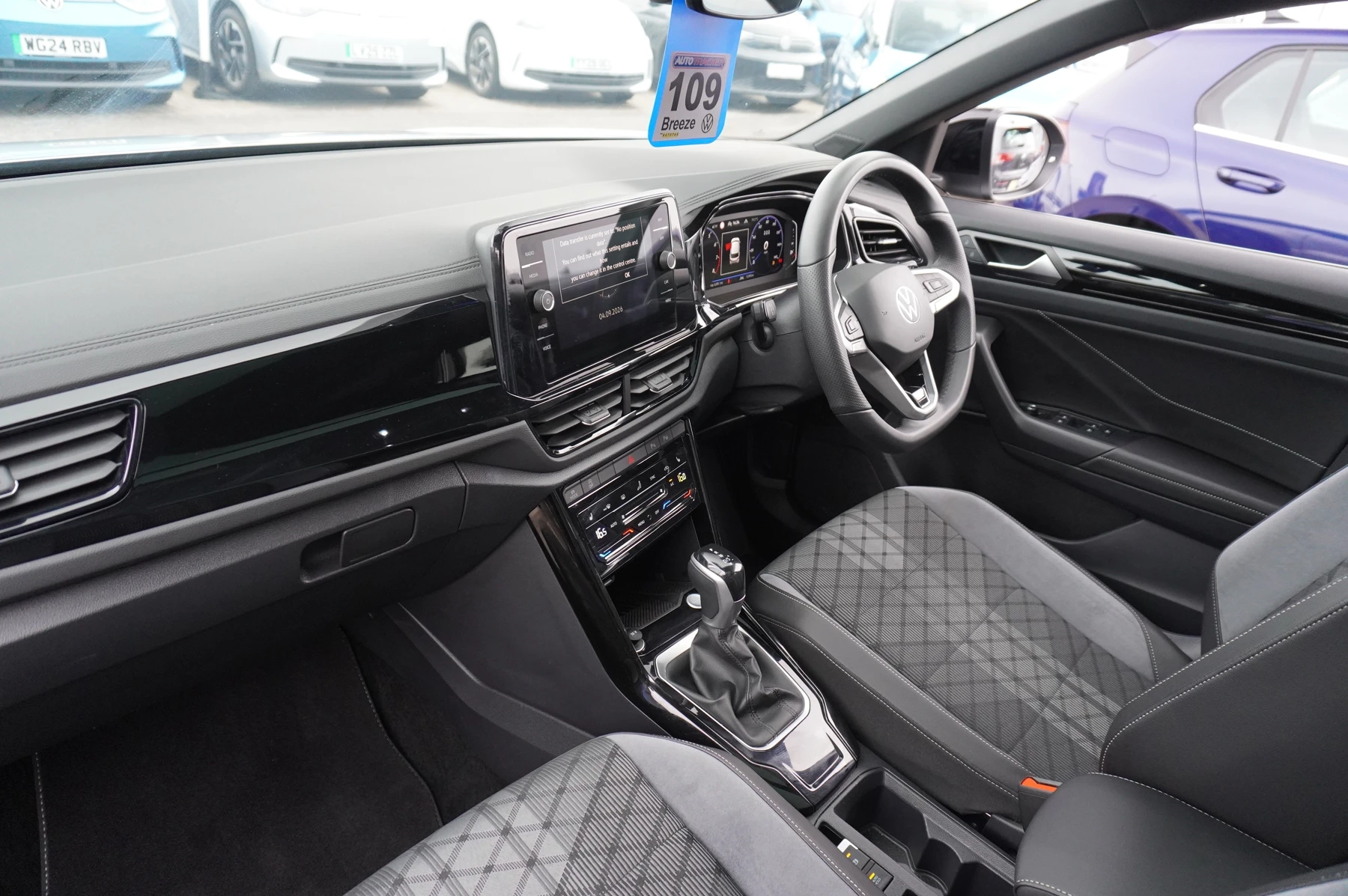 Volkswagen-T-Roc-image-1