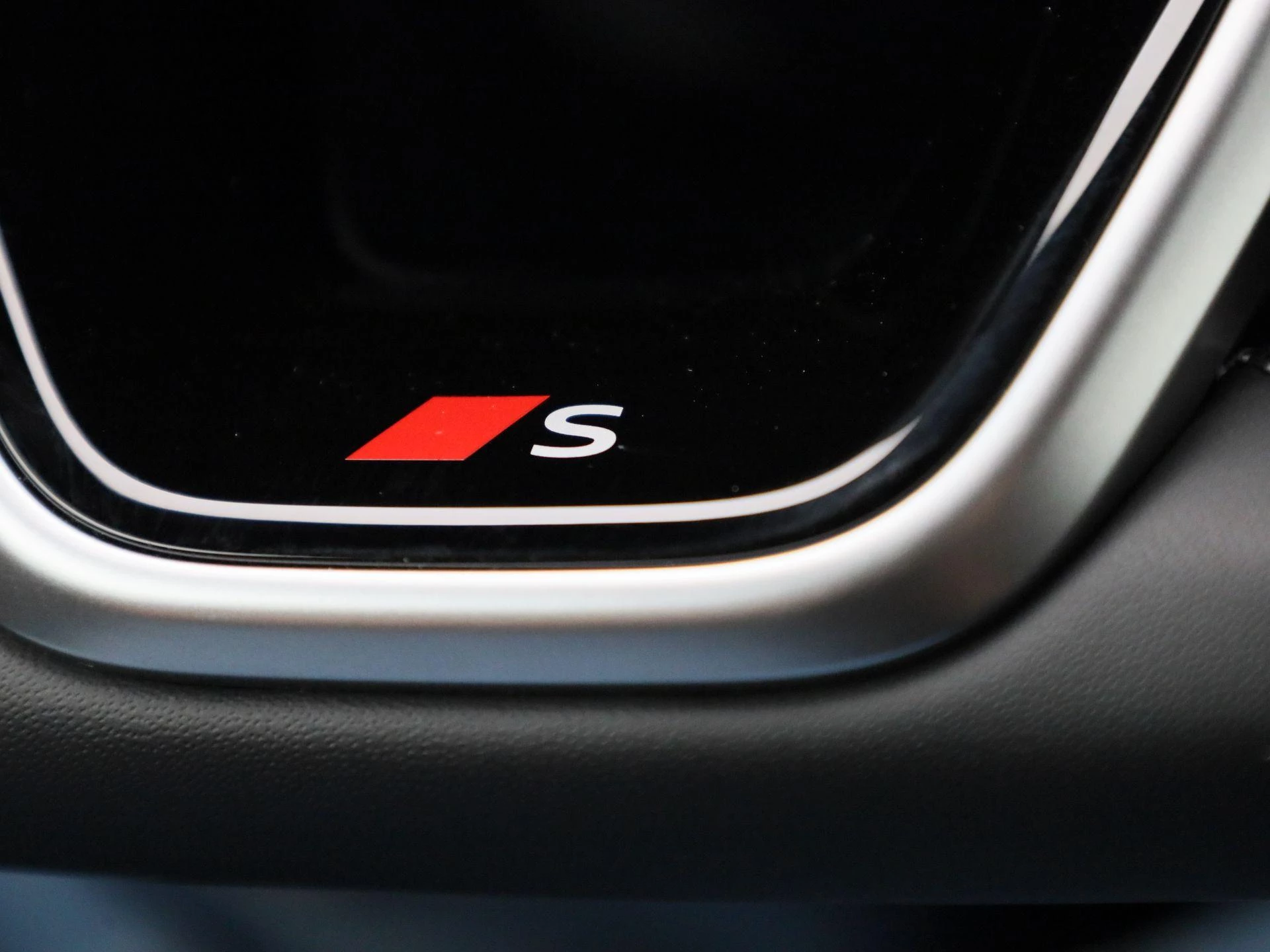 Audi-A6 Avant e-tron-image-38