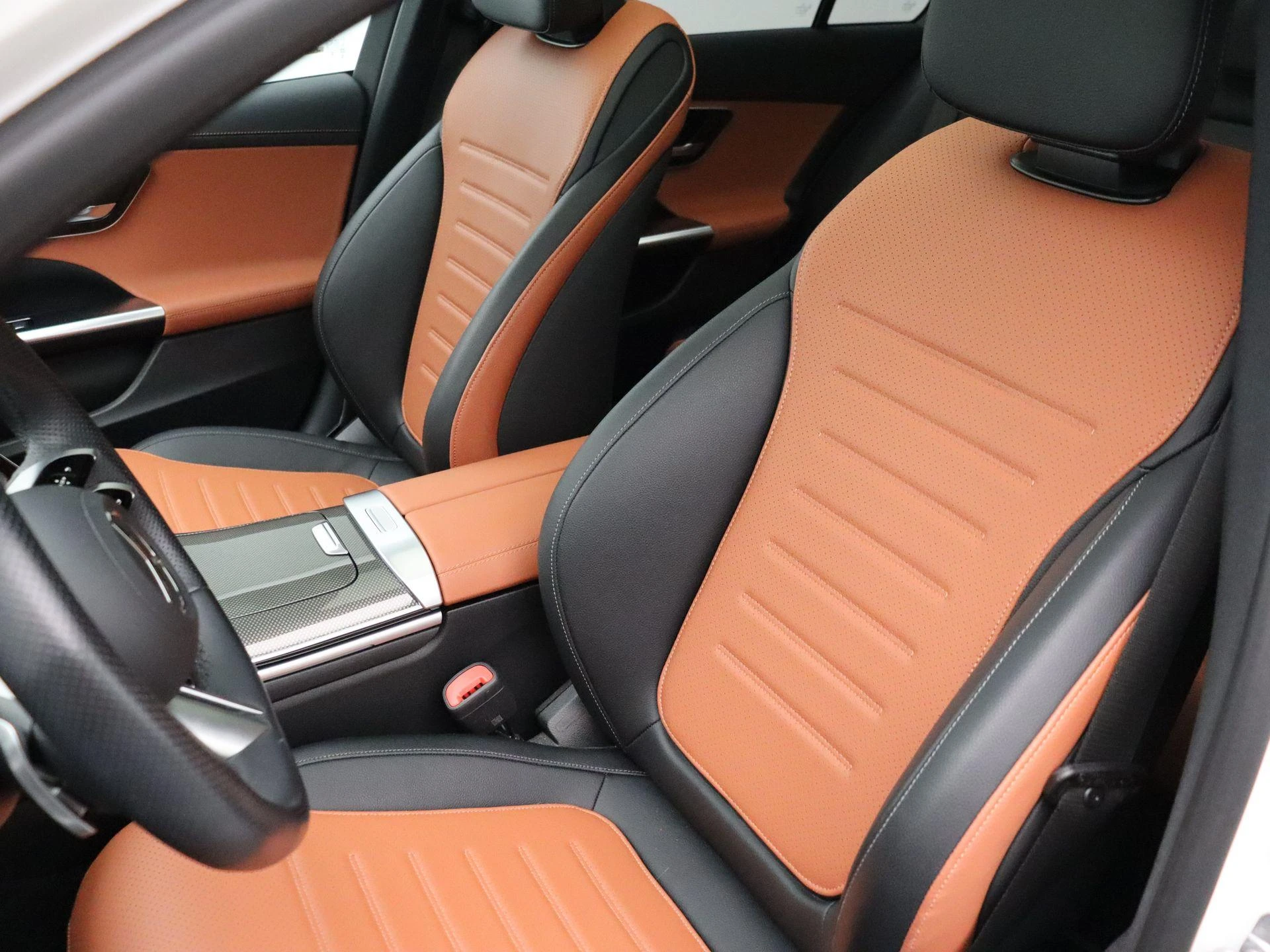 Mercedes-Benz-C-Klasse-image-15