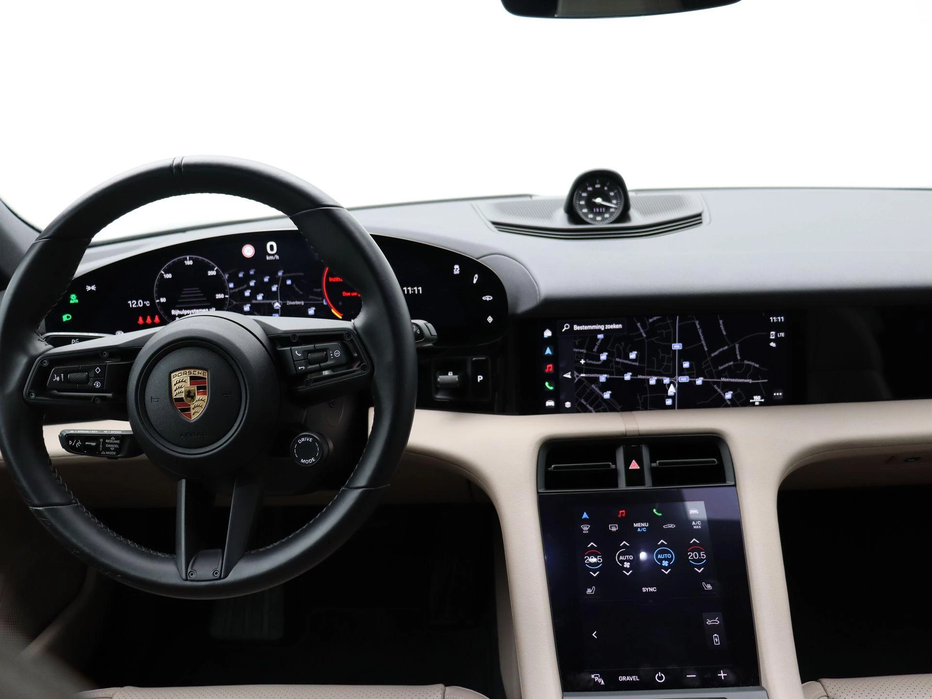 Porsche-Taycan-image-16