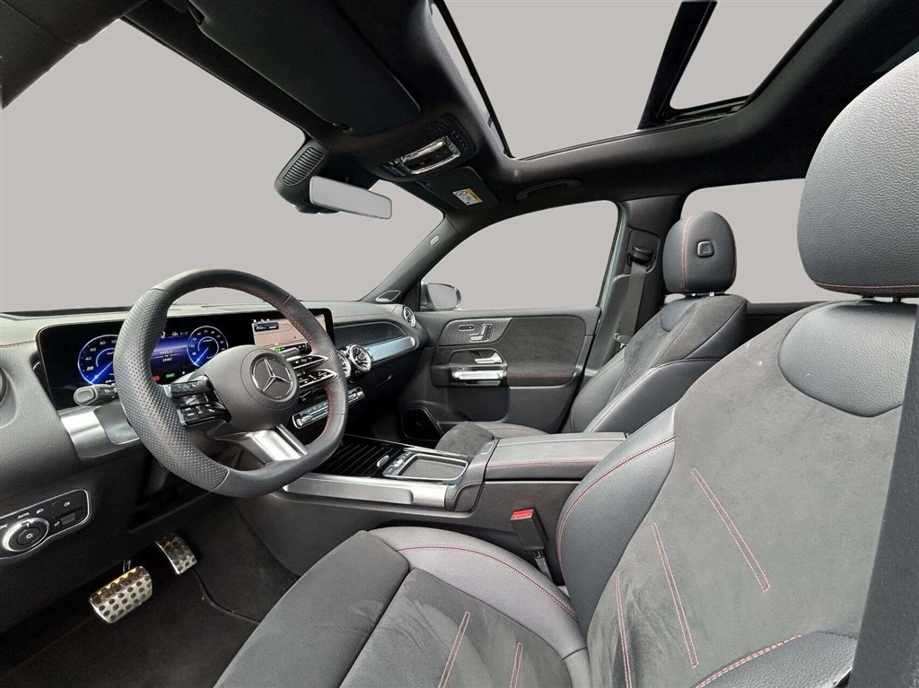 Mercedes-Benz-EQB-image-9