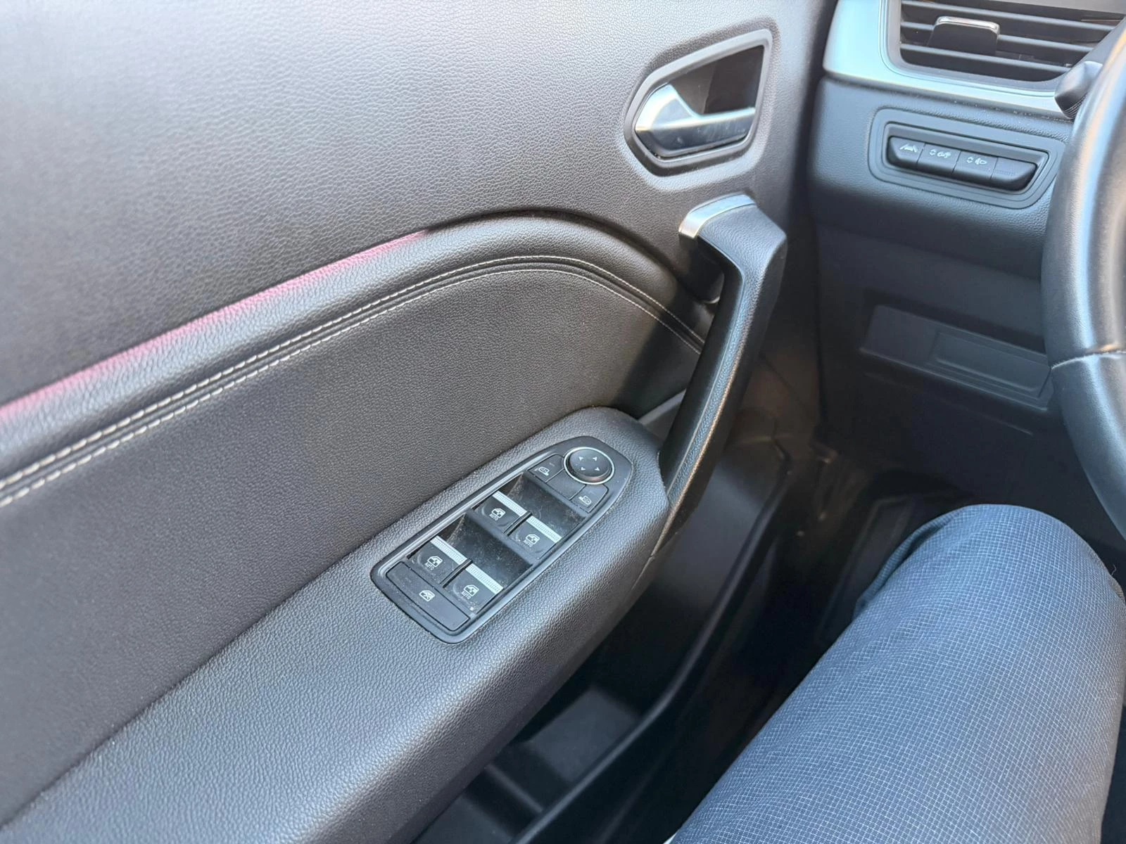 Renault-Captur-image-12