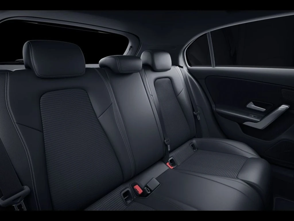 Mercedes-Benz-A-Klasse 200-image-10